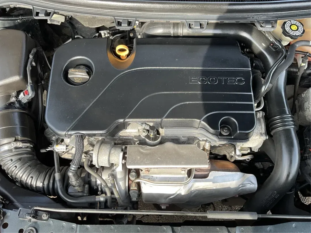 2019 Chevrolet Cruze LT (3G1BE6SM6KS) with an 1.4L I-4 gasoline direct injection engine, 6A transmission, located at 1184 Kauffman Ave, Fairborn, OH, 45324, (937) 908-9800, 39.807072, -84.030914 - ### Explore Life in Style with the 2019 Chevrolet Cruze LT Hatchback Perfect for Every Journey!<br /> <br /> Are you ready to elevate your daily commute or weekend adventures? The 2019 Chevrolet Cruze LT Hatchback offers a blend of efficiency, comfort, and style that suits a variety of lifestyles. - Photo#11