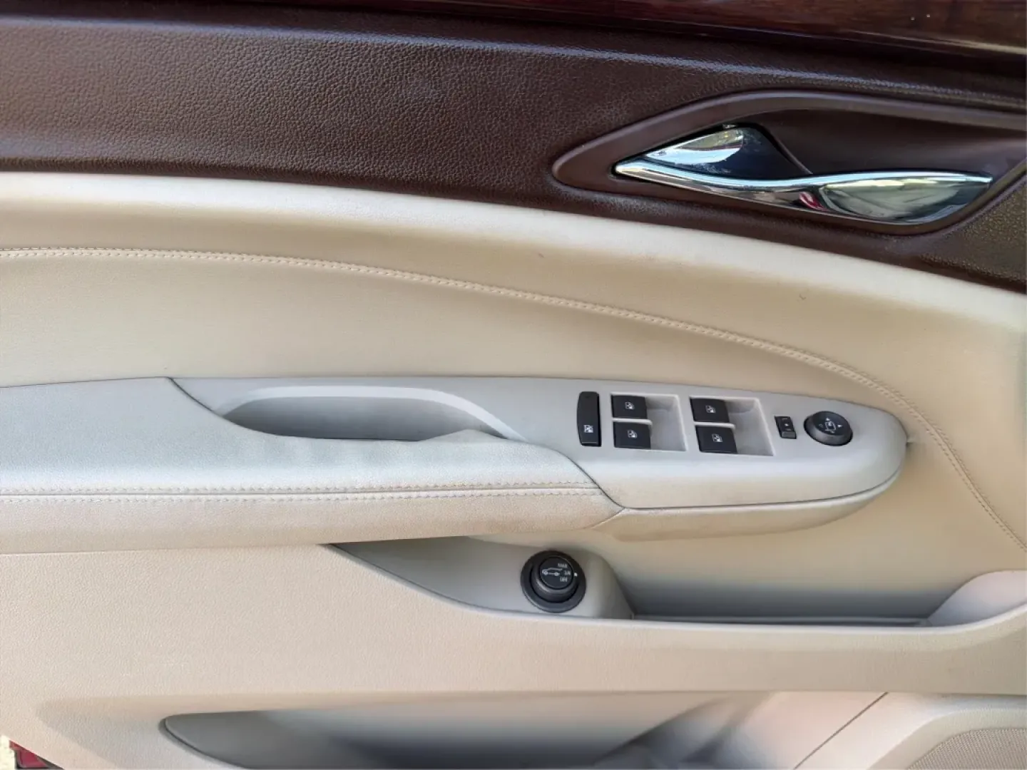 2011 Cadillac SRX Luxury Collection (3GYFNAEY4BS) with an Ecotec 3L V-6 gasoline direct injection engine, 6-Speed Automatic transmission, located at 401 Woodman Dr, Riverside, OH, 45431, (937) 908-9800, 39.760899, -84.123421 - **Discover Luxury and Versatility with the 2011 Cadillac SRX at Advantage Car and Credit Riverside!**<br /> <br /> Are you in the market for a stylish SUV that perfectly suits your busy lifestyle? Look no further than the stunning 2011 Cadillac SRX, available now at Advantage Car and Credit in Rive - Photo#19