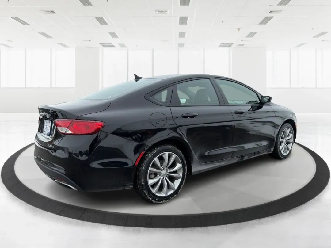 2016 Chrysler 200 S (1C3CCCBB9GN) with an Pentastar 3.6L V-6 DOHC engine, 9A transmission, located at 1951 S Dayton Lakeview Rd., New Carlisle, OH, 45344, (937) 908-9800, 39.890999, -84.050255 - Elevate your driving experience and embrace adventure with the 2016 Chrysler 200 S, now available at Advantage Car and Credit, your trusted Buy Here Pay Here dealership located at 1951 S Dayton-Lakeview Rd, New Carlisle, OH 45344. Whether you're commuting through the bustling streets of New Carlisle - Photo#2