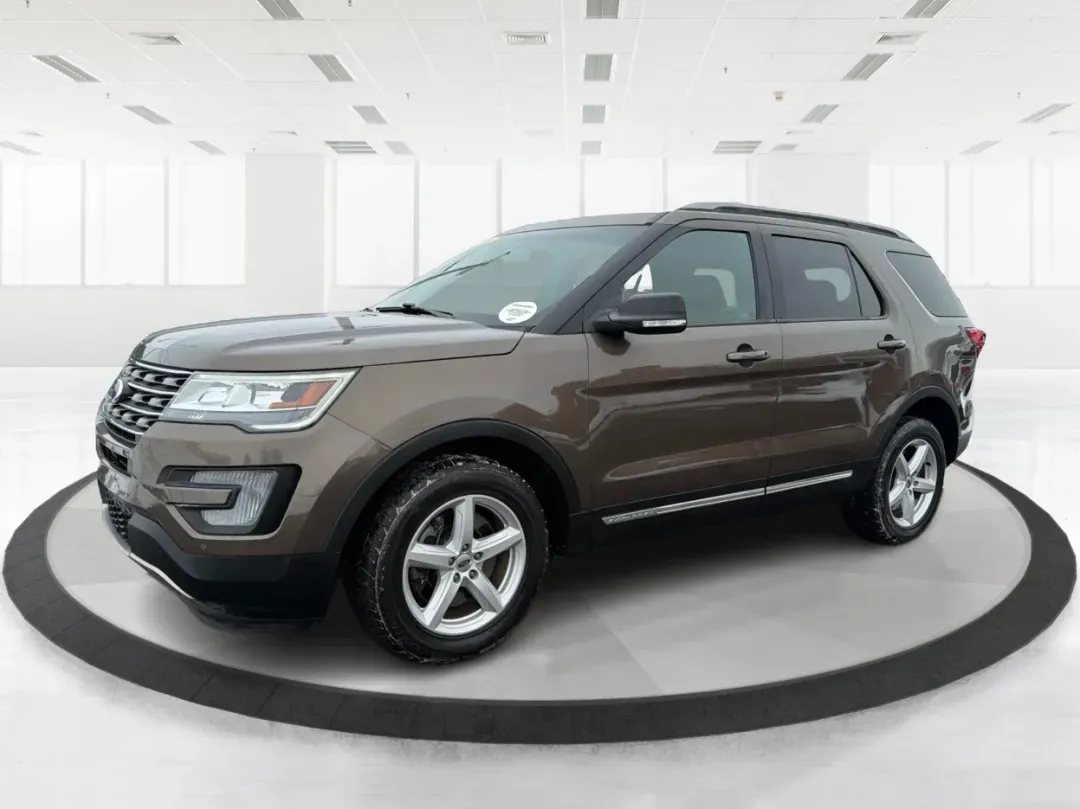 2016 Ford Explorer XLT (1FM5K8D89GG) with an EcoBoost 2.3L I-4 gasoline direct injection engine, 6-Speed Automatic transmission, located at 1951 S Dayton Lakeview Rd., New Carlisle, OH, 45344, (937) 908-9800, 39.890999, -84.050255 - Looking for a versatile and reliable vehicle that can accommodate your family adventures, weekend getaways, and daily commutes? Look no further than the 2016 Ford Explorer XLT, available now at Advantage Car and Credit in New Carlisle, OH. With a spacious interior and advanced technology features, t - Photo#8