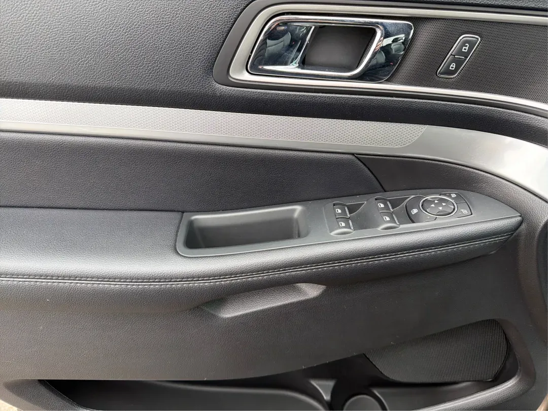 2016 Ford Explorer XLT (1FM5K8D89GG) with an EcoBoost 2.3L I-4 gasoline direct injection engine, 6-Speed Automatic transmission, located at 1951 S Dayton Lakeview Rd., New Carlisle, OH, 45344, (937) 908-9800, 39.890999, -84.050255 - Looking for a versatile and reliable vehicle that can accommodate your family adventures, weekend getaways, and daily commutes? Look no further than the 2016 Ford Explorer XLT, available now at Advantage Car and Credit in New Carlisle, OH. With a spacious interior and advanced technology features, t - Photo#19