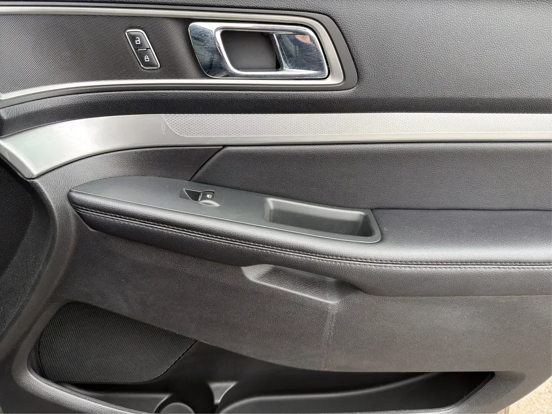 2016 Ford Explorer XLT (1FM5K8D89GG) with an EcoBoost 2.3L I-4 gasoline direct injection engine, 6-Speed Automatic transmission, located at 1951 S Dayton Lakeview Rd., New Carlisle, OH, 45344, (937) 908-9800, 39.890999, -84.050255 - Looking for a versatile and reliable vehicle that can accommodate your family adventures, weekend getaways, and daily commutes? Look no further than the 2016 Ford Explorer XLT, available now at Advantage Car and Credit in New Carlisle, OH. With a spacious interior and advanced technology features, t - Photo#20