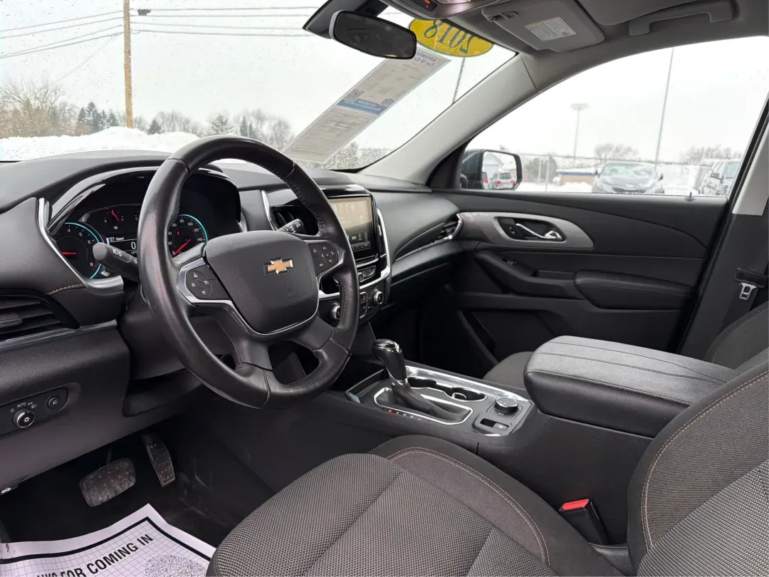 2018 Chevrolet Traverse 1LT (1GNERGKW2JJ) with an 3.6L V-6 gasoline direct injection engine, 9A transmission, located at 1951 S Dayton Lakeview Rd., New Carlisle, OH, 45344, (937) 908-9800, 39.890999, -84.050255 - **Conquer Every Adventure with the 2018 Chevrolet Traverse!** <br /> <br /> Are you ready to embark on exhilarating weekend getaways or tackle the daily grind with the perfect blend of comfort and reliability? Look no further than this stunning 2018 Chevrolet Traverse at Advantage Car and Credit in - Photo#9