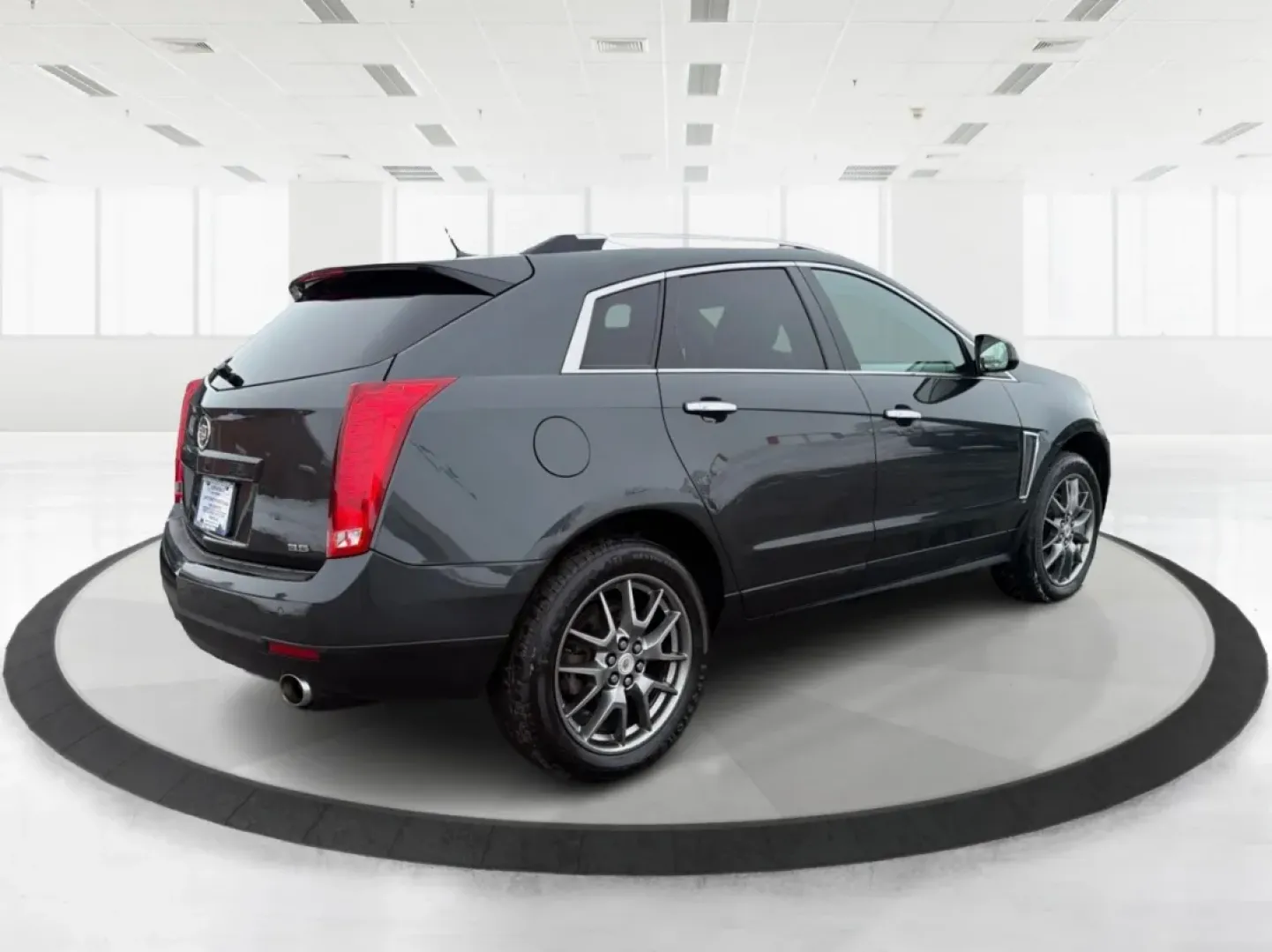 2014 Cadillac SRX Luxury Collection (3GYFNEE33ES) with an 3.6L V-6 gasoline direct injection engine, located at 1184 Kauffman Ave, Fairborn, OH, 45324, (937) 908-9800, 39.807072, -84.030914 - **Discover the Perfect Adventure Companion: 2014 Cadillac SRX Luxury Collection at Advantage Car and Credit - Fairborn**<br /> <br /> Are you ready to elevate your driving experience? Whether you're navigating the bustling streets of Fairborn, embarking on a weekend getaway, or transporting the kids - Photo#2