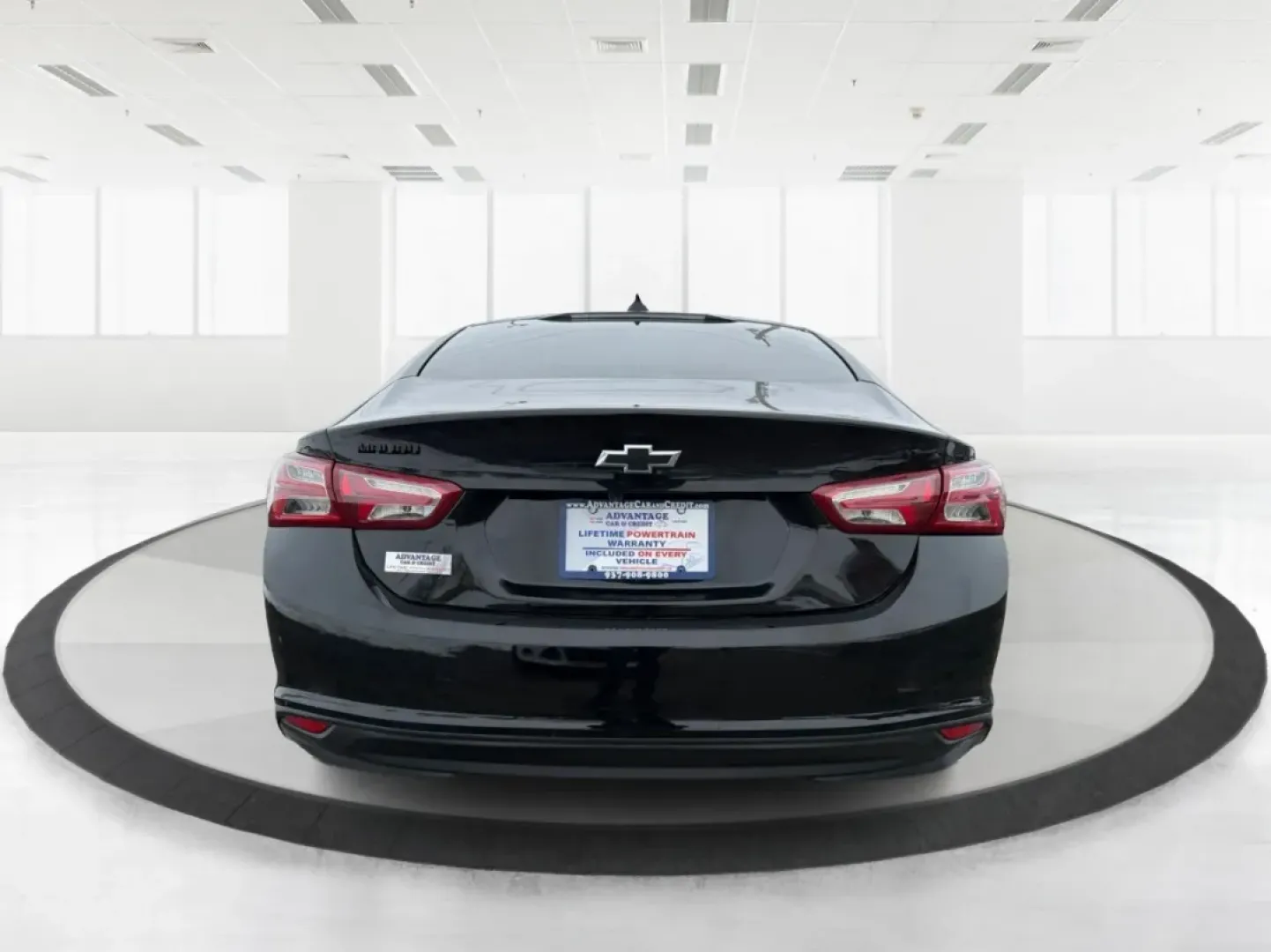 2020 Chevrolet Malibu FWD LT (1G1ZD5ST9LF) with an ECOTEC 1.5L I-4 gasoline direct injection engine, 6A transmission, located at 1184 Kauffman Ave, Fairborn, OH, 45324, (937) 908-9800, 39.807072, -84.030914 - ### Discover the 2020 Chevrolet Malibu LT: Your Perfect Commuter and Family Sedan!<br /> <br /> Are you searching for a reliable vehicle that blends comfort and efficiency for your daily commute or family outings? Look no further than the 2020 Chevrolet Malibu LT available at Advantage Car and Credi - Photo#3