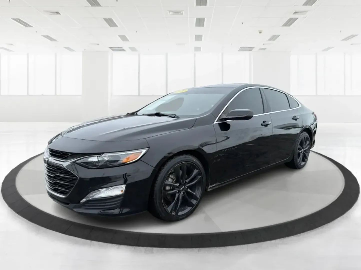 2020 Chevrolet Malibu FWD LT (1G1ZD5ST9LF) with an ECOTEC 1.5L I-4 gasoline direct injection engine, 6A transmission, located at 1184 Kauffman Ave, Fairborn, OH, 45324, (937) 908-9800, 39.807072, -84.030914 - ### Discover the 2020 Chevrolet Malibu LT: Your Perfect Commuter and Family Sedan!<br /> <br /> Are you searching for a reliable vehicle that blends comfort and efficiency for your daily commute or family outings? Look no further than the 2020 Chevrolet Malibu LT available at Advantage Car and Credi - Photo#8