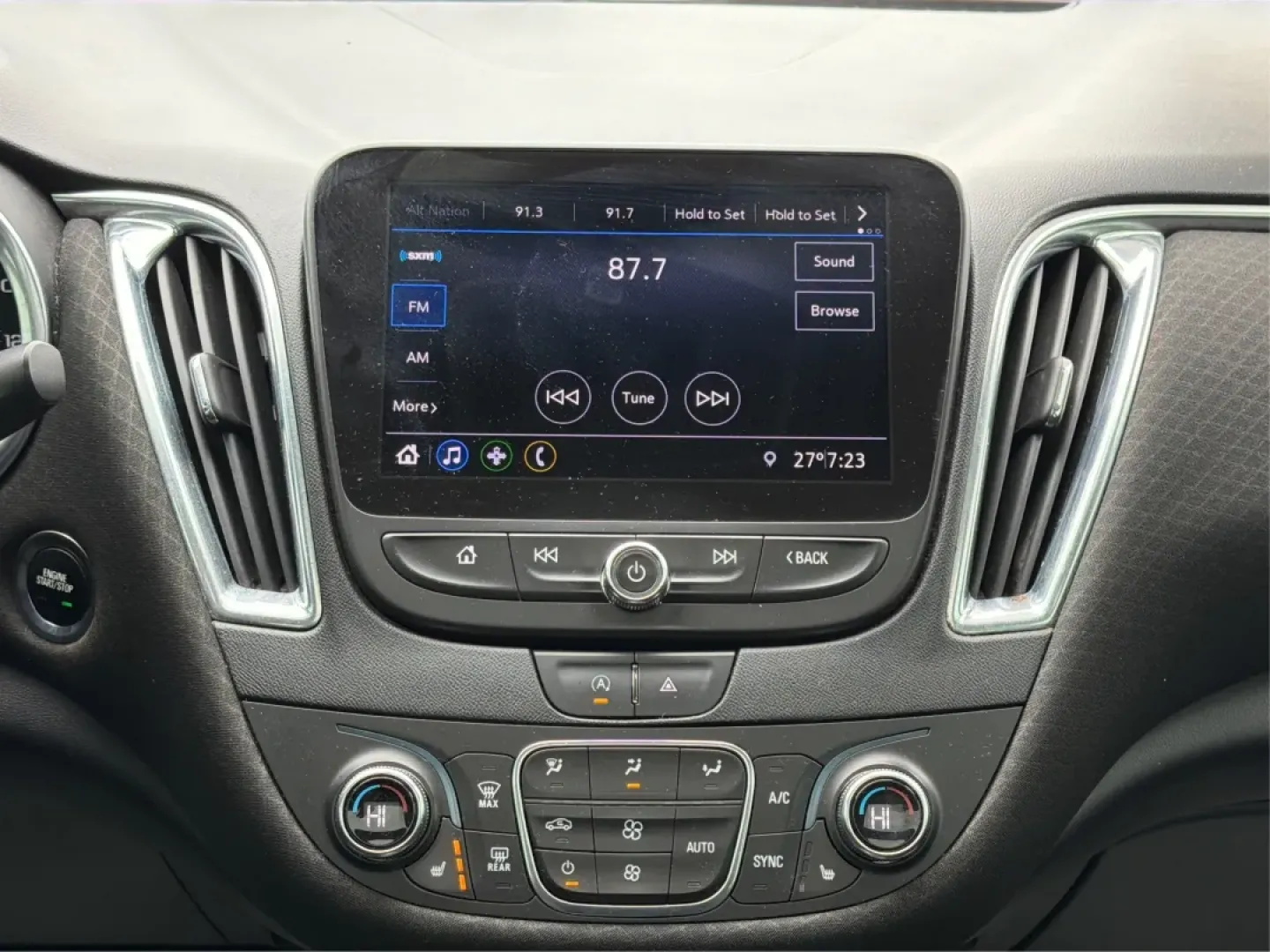 2020 Chevrolet Malibu FWD LT (1G1ZD5ST9LF) with an ECOTEC 1.5L I-4 gasoline direct injection engine, 6A transmission, located at 1184 Kauffman Ave, Fairborn, OH, 45324, (937) 908-9800, 39.807072, -84.030914 - ### Discover the 2020 Chevrolet Malibu LT: Your Perfect Commuter and Family Sedan!<br /> <br /> Are you searching for a reliable vehicle that blends comfort and efficiency for your daily commute or family outings? Look no further than the 2020 Chevrolet Malibu LT available at Advantage Car and Credi - Photo#13