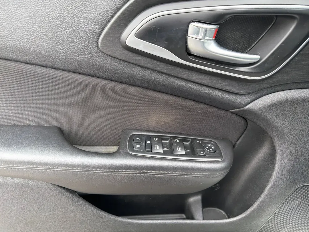 2015 Chrysler 200 Limited (1C3CCCAB2FN) with an 3.6L V-6 DOHC engine, 9-Speed Automatic transmission, located at 1184 Kauffman Ave, Fairborn, OH, 45324, (937) 908-9800, 39.807072, -84.030914 - Are you in the market for a reliable sedan that seamlessly blends comfort, performance, and style? Look no further! At Advantage Car and Credit in Fairborn, OH, we present a fantastic opportunity for you to own the 2015 Chrysler 200 Limited. This vehicle is not just a car; it's your perfect companio - Photo#18