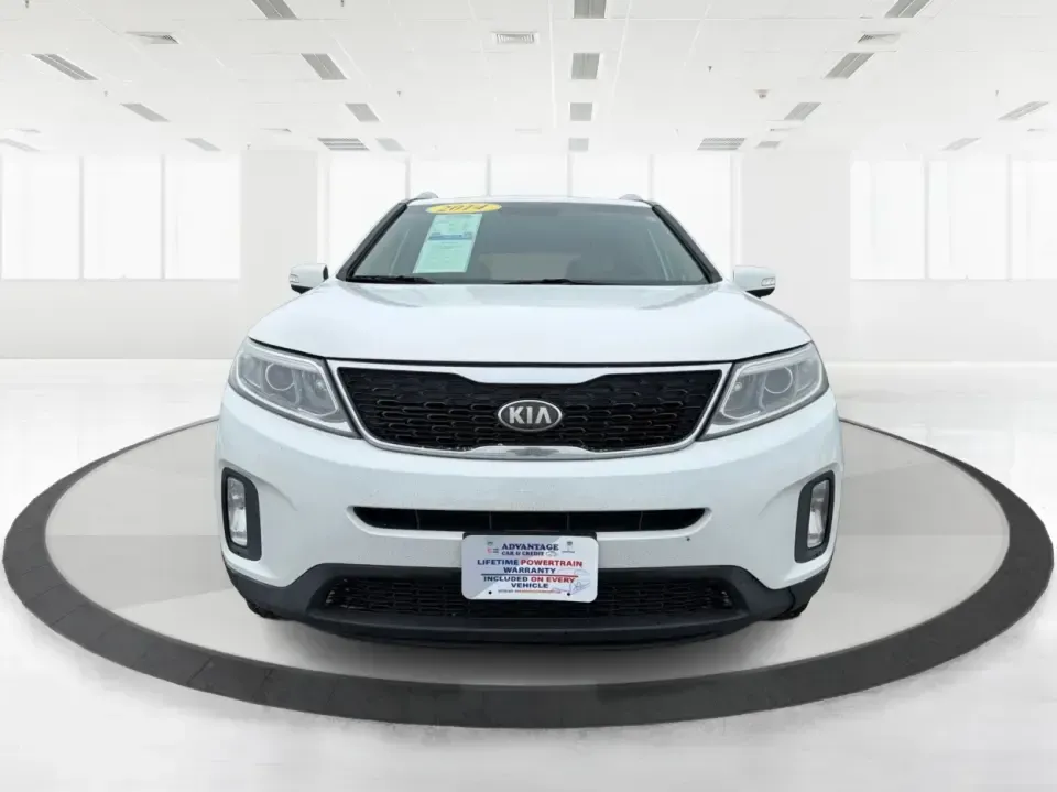 2014 Kia Sorento LX (5XYKT3A64EG) with an 2.4L I-4 gasoline direct injection engine, 6-Speed Automatic transmission, located at 4508 South Dixie Dr, Moraine, OH, 45439, (937) 908-9800, 39.689976, -84.218452 - **Discover the 2014 Kia Sorento LX: Your Family's Perfect Adventure Companion!**<br /> <br /> Are you searching for a reliable SUV that effortlessly blends comfort, style, and functionality? Look no further than the 2014 Kia Sorento LX, available at Advantage Car and Credit in Troy, OH. This spaciou - Photo#7