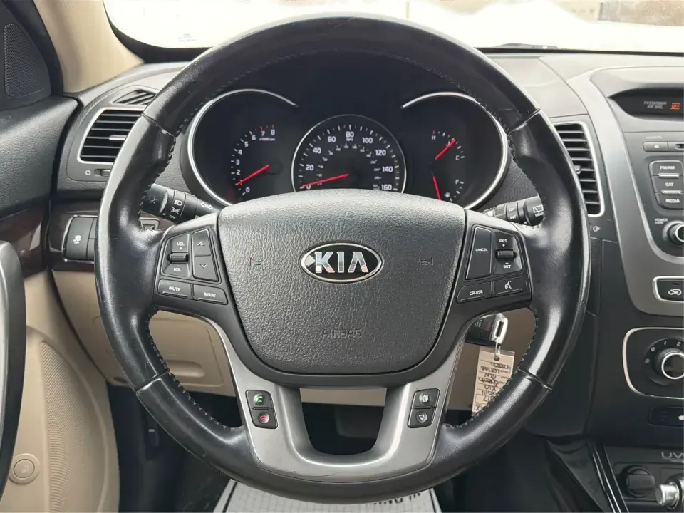 2014 Kia Sorento LX (5XYKT3A64EG) with an 2.4L I-4 gasoline direct injection engine, 6-Speed Automatic transmission, located at 4508 South Dixie Dr, Moraine, OH, 45439, (937) 908-9800, 39.689976, -84.218452 - **Discover the 2014 Kia Sorento LX: Your Family's Perfect Adventure Companion!**<br /> <br /> Are you searching for a reliable SUV that effortlessly blends comfort, style, and functionality? Look no further than the 2014 Kia Sorento LX, available at Advantage Car and Credit in Troy, OH. This spaciou - Photo#16