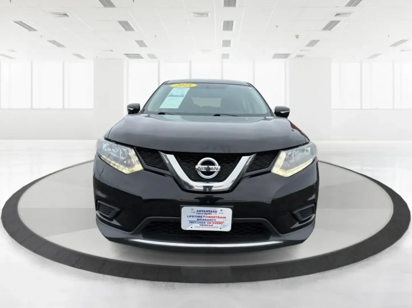 2015 Nissan Rogue S (KNMAT2MV8FP) with an 2.5L I-4 DOHC engine, Continuously Variable Transmission transmission, located at 880 E. National Road, Vandalia, OH, 45377, (937) 908-9800, 39.891918, -84.183594 - **Discover Your Next Adventure with the 2015 Nissan Rogue at Advantage Car and Credit - Vandalia!**<br /> <br /> Are you ready to elevate your driving experience? Whether you're a growing family in need of a reliable vehicle, a commuter craving comfort, or an adventure-seeker looking for your next r - Photo#7
