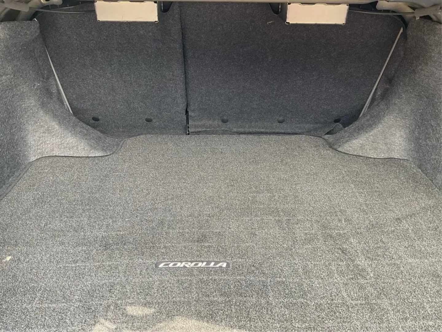2012 Toyota Corolla LE (2T1BU4EEXCC) with an 1.8L I-4 DOHC engine, located at 1184 Kauffman Ave, Fairborn, OH, 45324, (937) 908-9800, 39.807072, -84.030914 - **Discover Your New Adventure with the 2012 Toyota Corolla LE at Advantage Car and Credit!**<br /> <br /> Are you in the market for a reliable sedan that perfectly balances your daily commute with weekend adventures? Look no further than the 2012 Toyota Corolla LE, available now at Advantage Car and - Photo#12