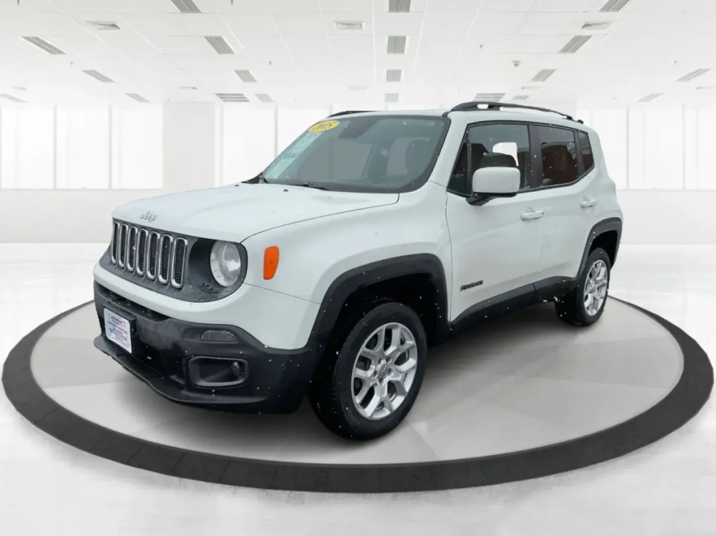 2015 Jeep Renegade Latitude (ZACCJBBT4FP) with an 2.4L L4 engine, 6-Speed Manual transmission, located at 1230 East Main St, Xenia, OH, 45385, (937) 908-9800, 39.688026, -83.910172 - Ready for a life that doesn't stop when the pavement ends? This 2015 Jeep Renegade Latitude 4WD in Alpine White is built for the Xenia lifestyle-weekday commutes down US-35, quick runs to grocery stores near downtown, and spontaneous weekend getaways to Caesar Creek State Park or John Bryan State Pa - Photo#8