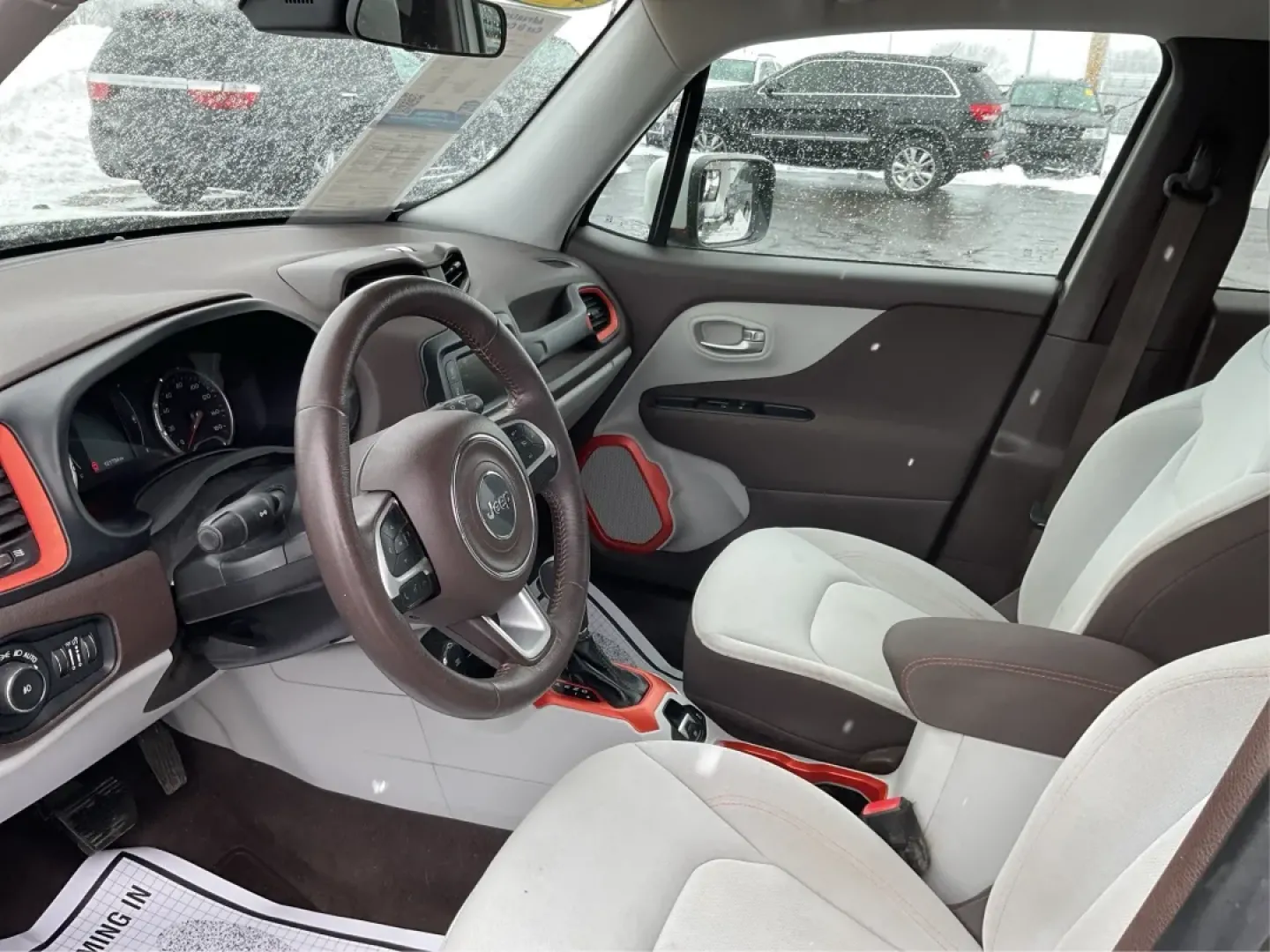 2015 Jeep Renegade Latitude (ZACCJBBT4FP) with an 2.4L L4 engine, 6-Speed Manual transmission, located at 1230 East Main St, Xenia, OH, 45385, (937) 908-9800, 39.688026, -83.910172 - Ready for a life that doesn't stop when the pavement ends? This 2015 Jeep Renegade Latitude 4WD in Alpine White is built for the Xenia lifestyle-weekday commutes down US-35, quick runs to grocery stores near downtown, and spontaneous weekend getaways to Caesar Creek State Park or John Bryan State Pa - Photo#9