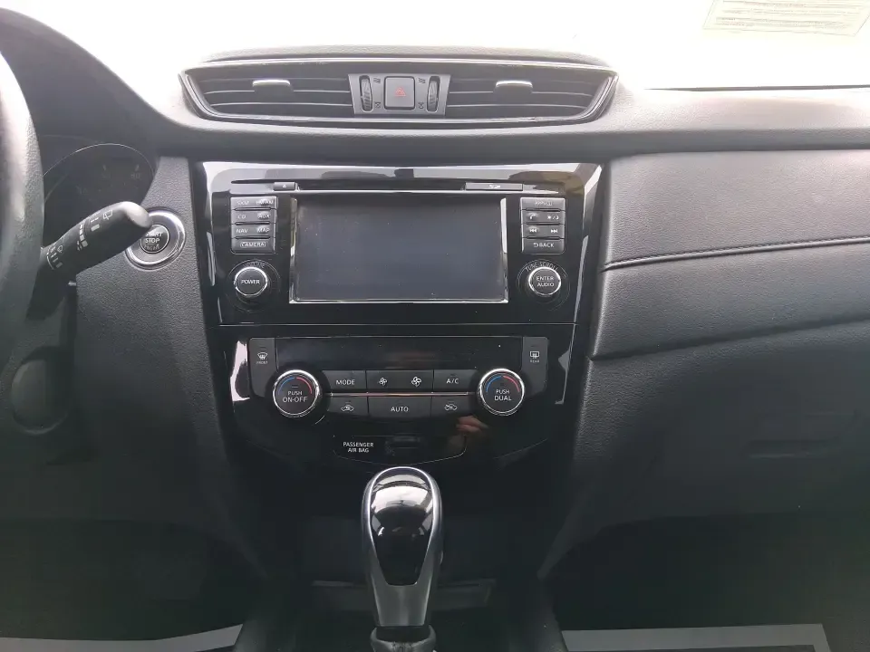 2017 Nissan Rogue SV (5N1AT2MV9HC) with an 2.5L I-4 DOHC engine, CVT transmission, located at 880 E. National Road, Vandalia, OH, 45377, (937) 908-9800, 39.891918, -84.183594 - Weekend road trips to MetroParks, daily commutes down I75, and grocery runs around the Dayton area all feel easier in a compact SUV that's comfortable, confident in bad weather, and flexible for real life. This 2017 Nissan Rogue SV in Gun Metallic is built for busy schedules and spontaneous getaways - Photo#13