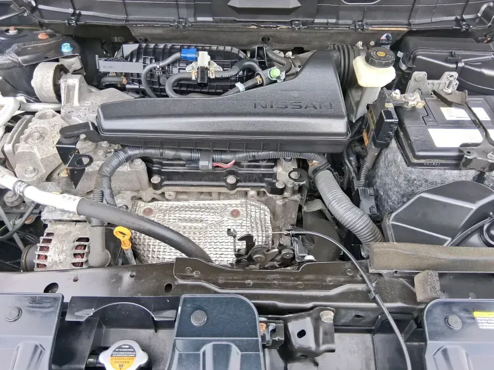 2017 Nissan Rogue SV (5N1AT2MV9HC) with an 2.5L I-4 DOHC engine, CVT transmission, located at 1184 Kauffman Ave, Fairborn, OH, 45324, (937) 908-9800, 39.807072, -84.030914 - Weekend road trips to MetroParks, daily commutes down I75, and grocery runs around the Dayton area all feel easier in a compact SUV that's comfortable, confident in bad weather, and flexible for real life. This 2017 Nissan Rogue SV in Gun Metallic is built for busy schedules and spontaneous getaways - Photo#11