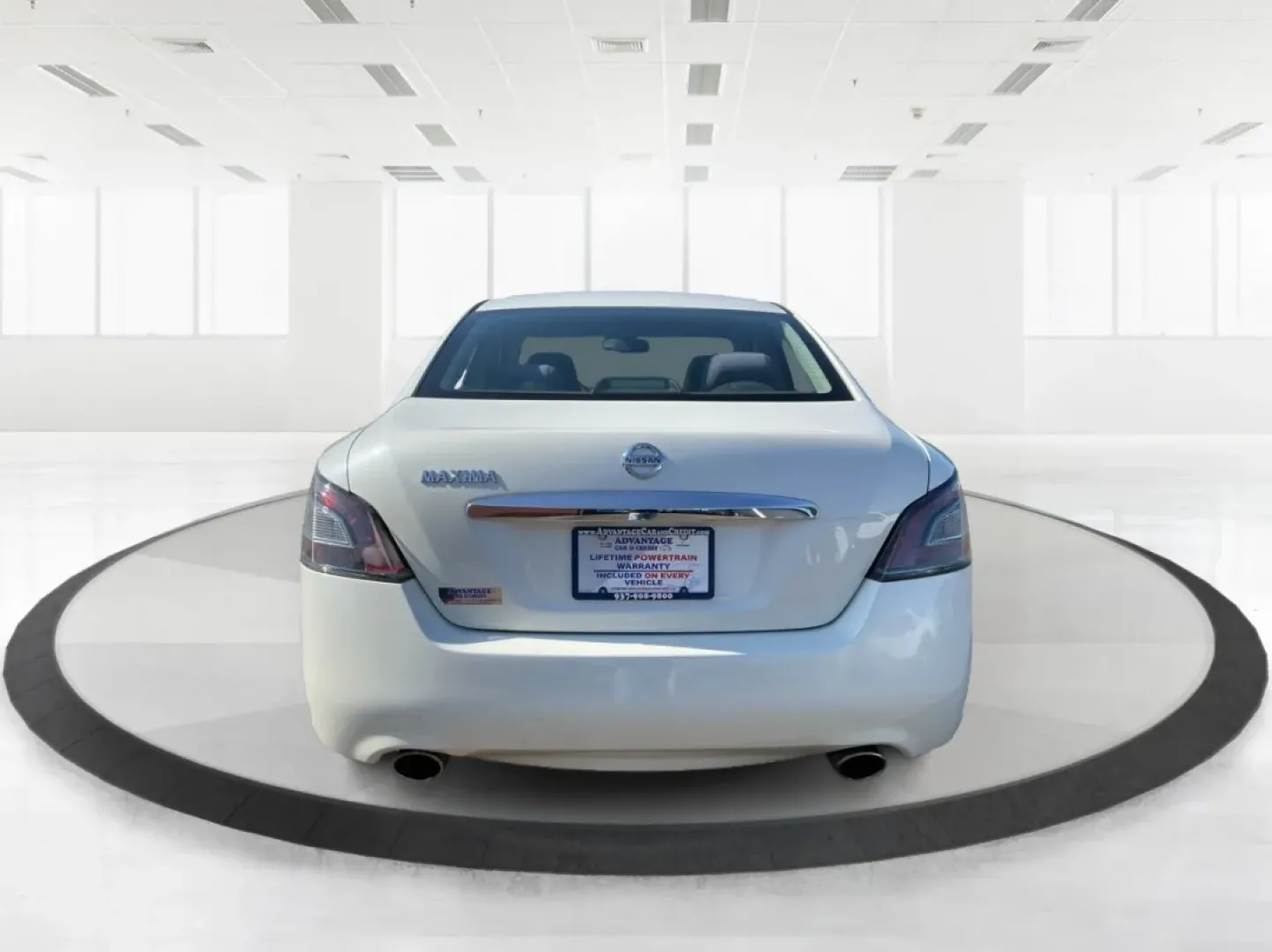 2014 Nissan Maxima 3.5 S (1N4AA5AP5EC) with an VQ 3.5L V-6 DOHC engine, located at 401 Woodman Dr, Riverside, OH, 45431, (937) 908-9800, 39.760899, -84.123421 - **Experience Comfort and Style with the 2014 Nissan Maxima-Your Ideal Sedan for Everyday Adventures!**<br /> <br /> Are you looking for a reliable sedan that combines luxury, performance, and practicality? The 2014 Nissan Maxima, available now at Advantage Car and Credit in Fairborn, OH, is the perf - Photo#3