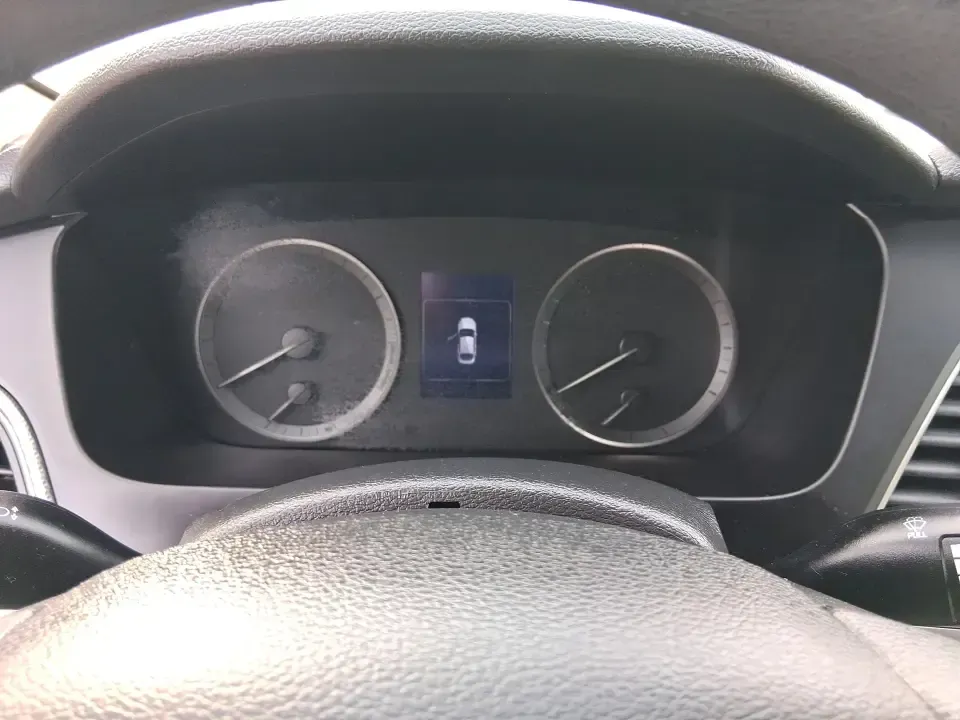 2016 Hyundai Sonata SE (5NPE24AF9GH) with an 2.4L I-4 gasoline direct injection engine, 7A transmission, located at 880 E. National Road, Vandalia, OH, 45377, (937) 908-9800, 39.891918, -84.183594 - Need a dependable daily driver that can handle the school run, the I-75 commute, and the occasional weekend getaway without draining your budget? This 2016 Hyundai Sonata SE in rich Dark Truffle is the kind of comfortable, efficient sedan that fits real life in Vandalia-easy to park, smooth on longe - Photo#15