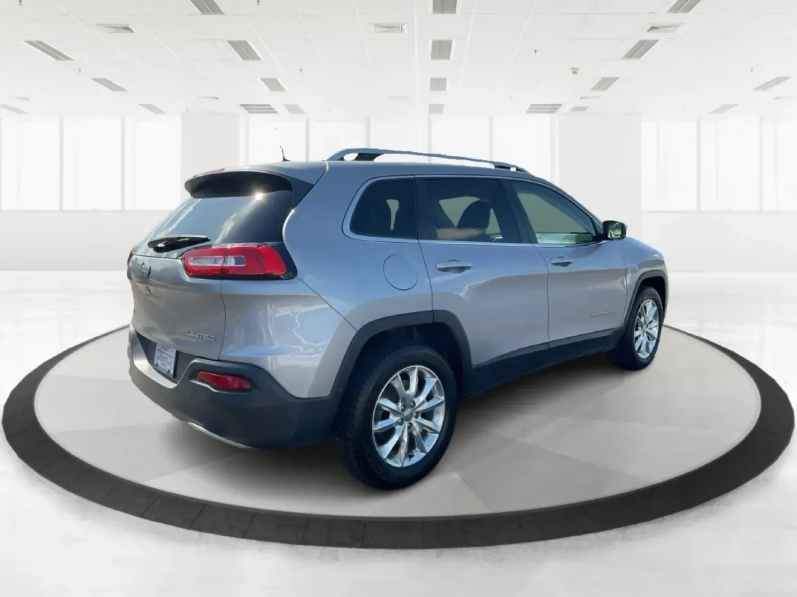 2017 Jeep Cherokee Limited 4x4 (1C4PJMDB5HW) with an Other engine, located at 1230 East Main St, Xenia, OH, 45385, (937) 908-9800, 39.688026, -83.910172 - **Adventure Awaits with the 2017 Jeep Cherokee Limited 4x4: Your Perfect Family Crossover!**<br /> <br /> Discover the ultimate blend of style, comfort, and performance with the 2017 Jeep Cherokee Limited 4x4, available now at Advantage Car and Credit in Fairborn, OH. This vehicle is designed for th - Photo#2