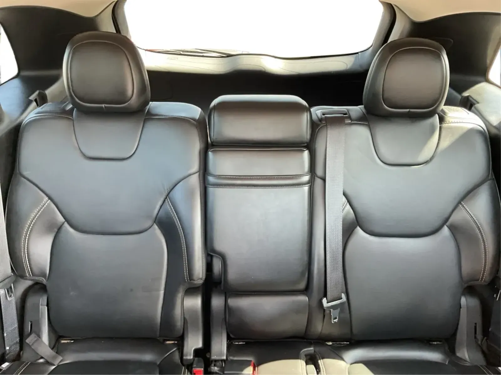 2017 Jeep Cherokee Limited 4x4 (1C4PJMDB5HW) with an Other engine, located at 1230 East Main St, Xenia, OH, 45385, (937) 908-9800, 39.688026, -83.910172 - **Adventure Awaits with the 2017 Jeep Cherokee Limited 4x4: Your Perfect Family Crossover!**<br /> <br /> Discover the ultimate blend of style, comfort, and performance with the 2017 Jeep Cherokee Limited 4x4, available now at Advantage Car and Credit in Fairborn, OH. This vehicle is designed for th - Photo#14