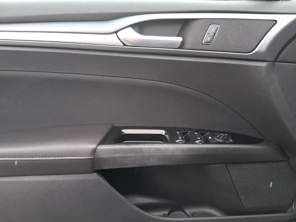 2014 Ford Fusion SE (1FA6P0H77E5) with an 2.5L L4 DOHC 16V engine, Automatic transmission, located at 880 E. National Road, Vandalia, OH, 45377, (937) 908-9800, 39.891918, -84.183594 - Need a dependable sedan for the daily commute up I75, school drop-offs around Vandalia-Butler City Schools, and comfortable weekend drives to the National Museum of the U.S. Air Force? This 2014 Ford Fusion SE is built for real life-smooth on longer stretches of E. National Road, easy to park for er - Photo#20