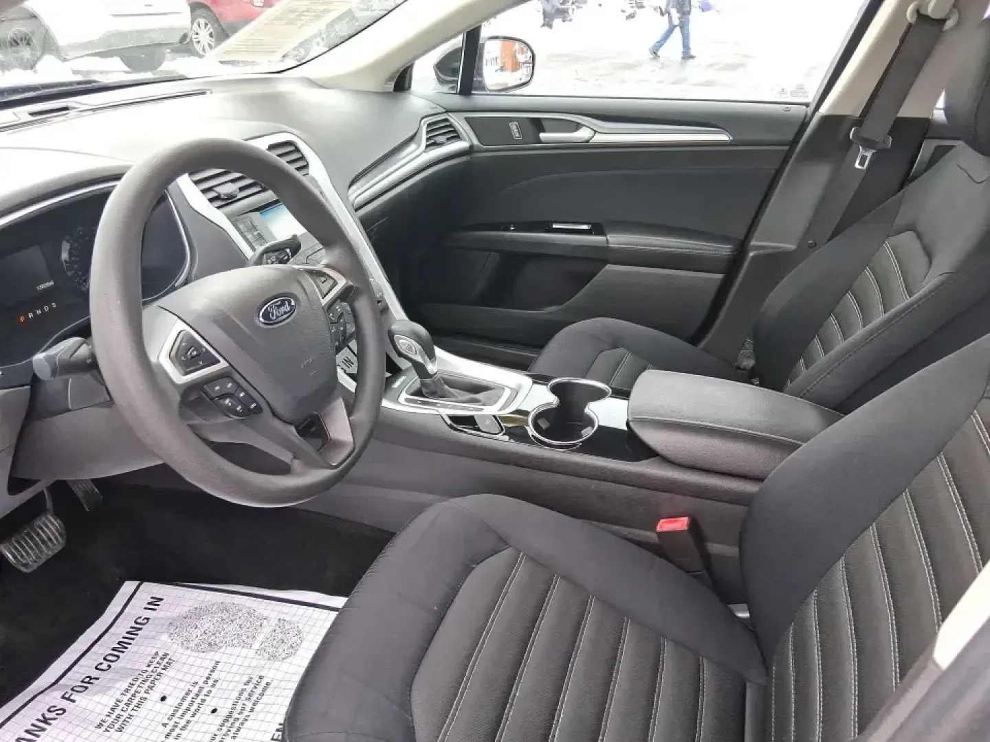 2014 Ford Fusion SE (1FA6P0H77E5) with an 2.5L L4 DOHC 16V engine, Automatic transmission, located at 1230 East Main St, Xenia, OH, 45385, (937) 908-9800, 39.688026, -83.910172 - Need a dependable sedan for the daily commute up I75, school drop-offs around Vandalia-Butler City Schools, and comfortable weekend drives to the National Museum of the U.S. Air Force? This 2014 Ford Fusion SE is built for real life-smooth on longer stretches of E. National Road, easy to park for er - Photo#9