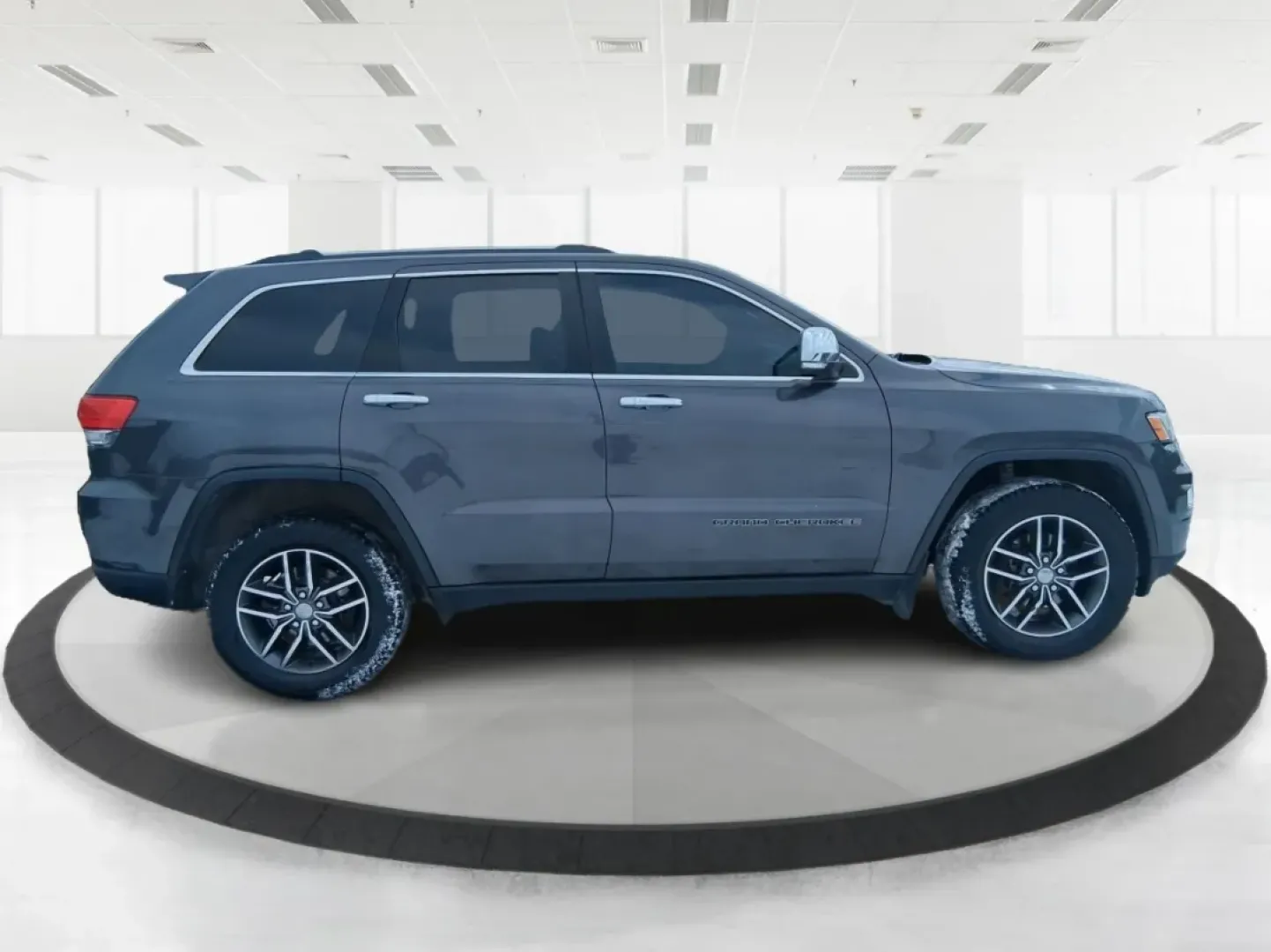 2018 Jeep Grand Cherokee Limited 4x4 (1C4RJFBGXJC) with an 3.6L V6 DOHC 24V engine, 8A transmission, located at 8750 N County Rd 25A, Piqua, OH, 45356, (937) 908-9800, 40.164391, -84.232513 - Load up the kids, the dog, and the cooler-or point the nose toward a weekend cabin-and let this 2018 Jeep Grand Cherokee Limited 4x4 handle the plan. With confident 4WD capability and a premium, comfortable cabin, it's a smart fit for Ohio drivers who want one SUV that can do school runs, long commu - Photo#1