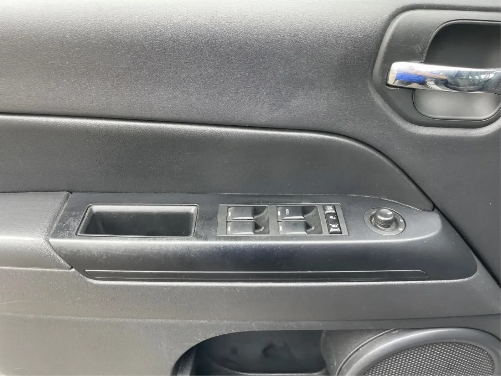 2016 Jeep Patriot Sport (1C4NJPBAXGD) with an Other engine, located at 401 Woodman Dr, Riverside, OH, 45431, (937) 908-9800, 39.760899, -84.123421 - **Explore New Adventures with the 2016 Jeep Patriot Sport SUV at Advantage Car and Credit in Fairborn, OH!**<br /> <br /> Are you ready to elevate your lifestyle with a vehicle that complements your adventurous spirit? Whether you're navigating the bustling streets of Fairborn or hitting the trails - Photo#19