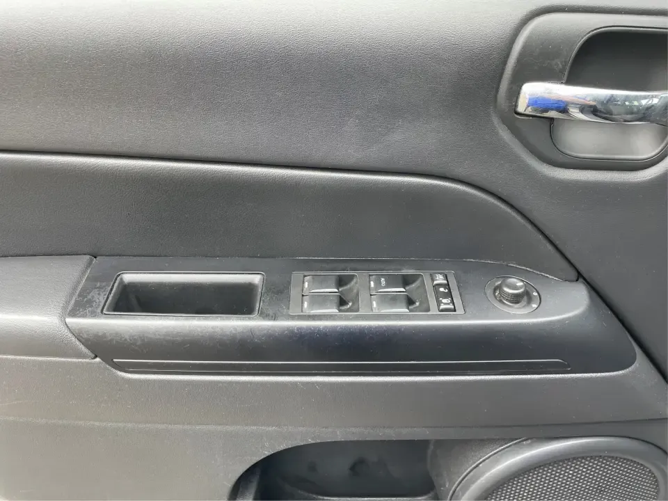 2016 Jeep Patriot Sport (1C4NJPBAXGD) with an 2.0L L4 DOHC 16V engine, Automatic transmission, located at 1184 Kauffman Ave, Fairborn, OH, 45324, (937) 908-9800, 39.807072, -84.030914 - **Explore New Adventures with the 2016 Jeep Patriot Sport SUV at Advantage Car and Credit in Fairborn, OH!**<br /> <br /> Are you ready to elevate your lifestyle with a vehicle that complements your adventurous spirit? Whether you're navigating the bustling streets of Fairborn or hitting the trails - Photo#19