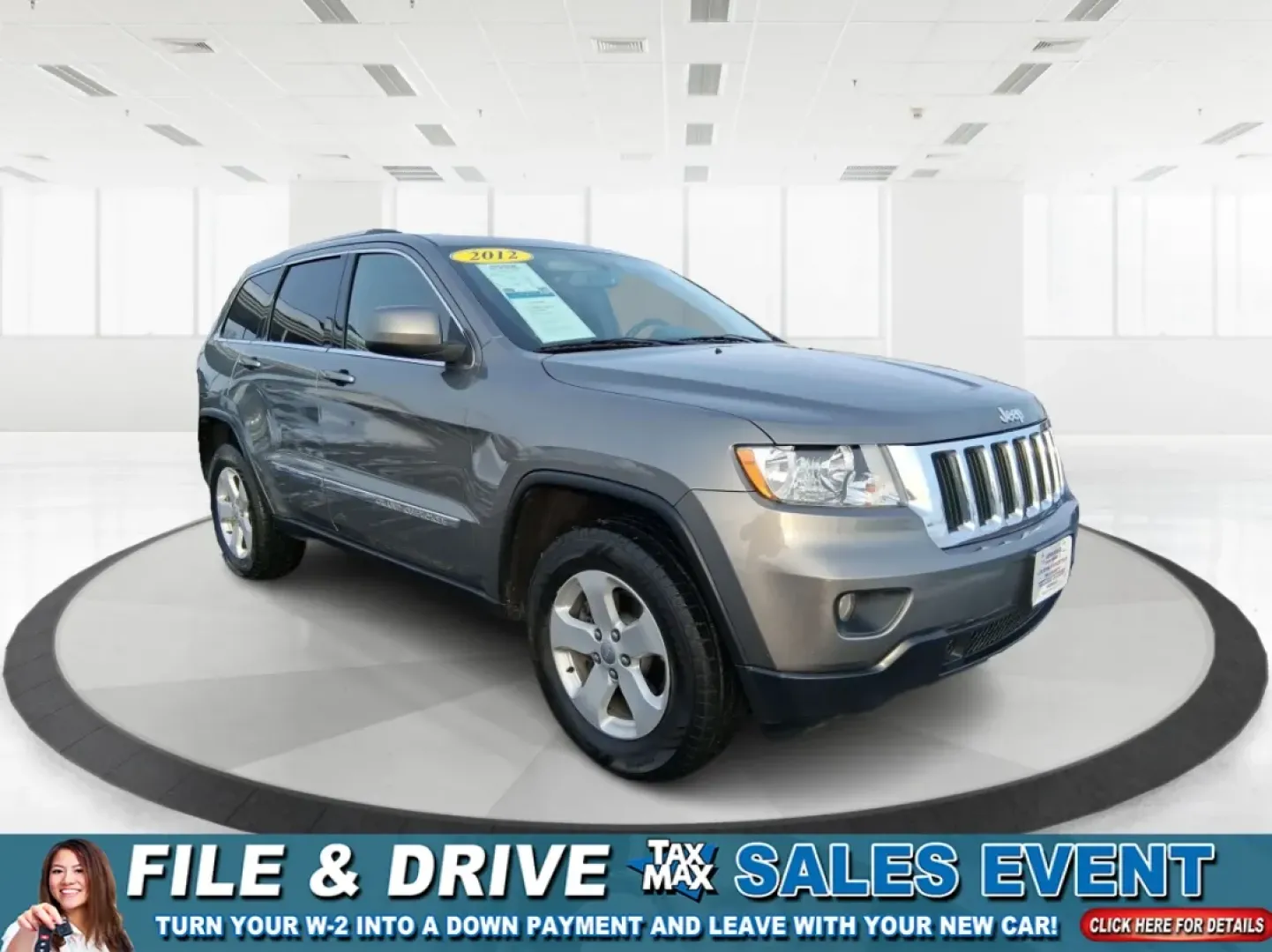 2012 Jeep Grand Cherokee Laredo (1C4RJFAG1CC) with an Other engine, located at 1099 N County Rd 25A , Troy, OH, 45373, (937) 908-9800, 40.057079, -84.212883 - Picture your next weekend escape: loading up the family, pointing the hood toward John A. Wannemacher Nature Reserve, and cruising I75 with confidence no matter what Ohio weather throws your way. This 2012 Jeep Grand Cherokee Laredo is built for real life in Troy-school runs, long commutes to Dayton - Photo#0