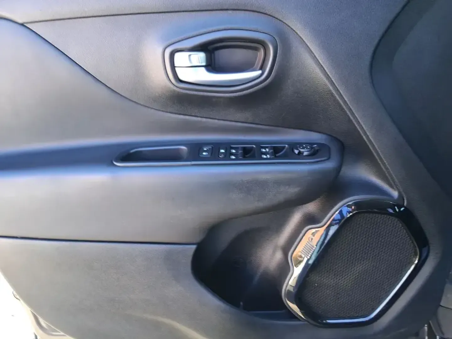 2017 Jeep Renegade Altitude 4x4 (ZACCJBBB7HP) with an 2.4L L4 DOHC 16V engine, 6M transmission, located at 4508 South Dixie Dr, Moraine, OH, 45439, (937) 908-9800, 39.689976, -84.218452 - Weekend escapes, snowy commutes, and everyday errands feel easier when your vehicle is compact enough for tight parking yet confident enough for rougher Ohio weather. This **2017 Jeep Renegade Altitude 4x4** is built for drivers who want SUV versatility in a city-friendly crossover-whether you're he - Photo#17