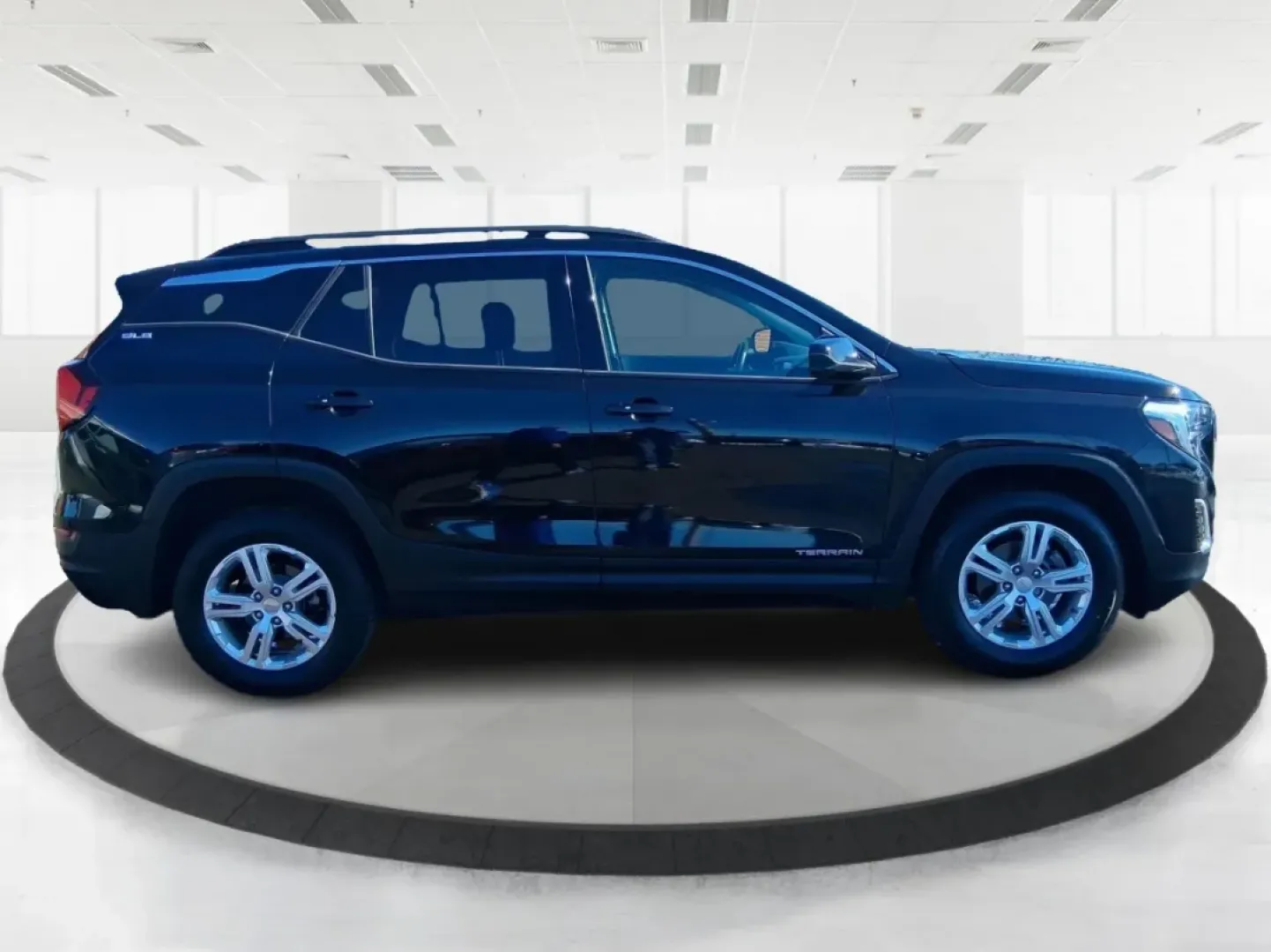 2018 GMC Terrain SLE (3GKALTEV1JL) with an 1.4L L4 DOHC 16V TURBO engine, 6A transmission, located at 1951 S Dayton Lakeview Rd., New Carlisle, OH, 45344, (937) 908-9800, 39.890999, -84.050255 - Picture your next weekend: a quick grocery run in town, a smooth commute down I70, then a spontaneous road trip to Dayton's RiverScape MetroPark or a family day at the Clark County Fairgrounds-without worrying about space, weather, or comfort. This 2018 GMC Terrain SLE in striking Ebony Twilight Met - Photo#1