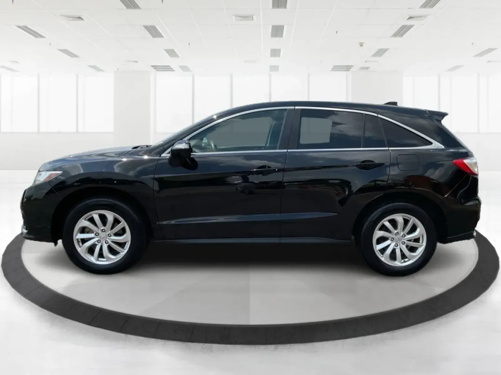 2018 Acura RDX AcuraWatch Plus Package (5J8TB4H34JL) with an 3.5L V-6 i-VTEC variable valve control engine, located at 401 Woodman Dr, Riverside, OH, 45431, (937) 908-9800, 39.760899, -84.123421 - **Elevate Your Commute and Family Adventures with the 2018 Acura RDX at Advantage Car and Credit!**<br /> <br /> Are you in search of a versatile vehicle that promises both comfort and style for your daily commutes or family escapades? Look no further than the stunning 2018 Acura RDX, available at A - Photo#5