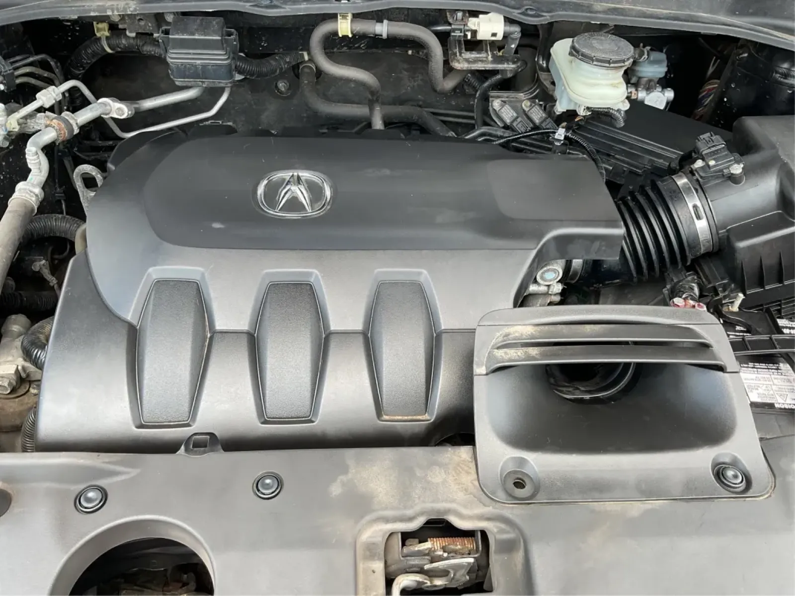2018 Acura RDX AcuraWatch Plus Package (5J8TB4H34JL) with an 3.5L V-6 i-VTEC variable valve control engine, located at 401 Woodman Dr, Riverside, OH, 45431, (937) 908-9800, 39.760899, -84.123421 - **Elevate Your Commute and Family Adventures with the 2018 Acura RDX at Advantage Car and Credit!**<br /> <br /> Are you in search of a versatile vehicle that promises both comfort and style for your daily commutes or family escapades? Look no further than the stunning 2018 Acura RDX, available at A - Photo#11