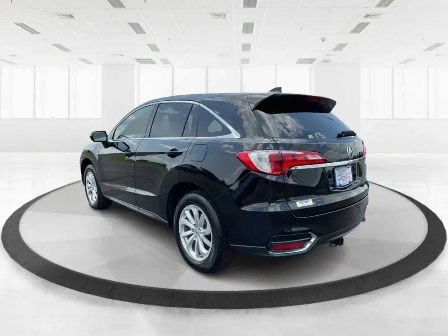 2018 Acura RDX AcuraWatch Plus Package (5J8TB4H34JL) with an 3.5L V-6 i-VTEC variable valve control engine, located at 8750 N County Rd 25A, Piqua, OH, 45356, (937) 908-9800, 40.164391, -84.232513 - **Elevate Your Commute and Family Adventures with the 2018 Acura RDX at Advantage Car and Credit!**<br /> <br /> Are you in search of a versatile vehicle that promises both comfort and style for your daily commutes or family escapades? Look no further than the stunning 2018 Acura RDX, available at A - Photo#4