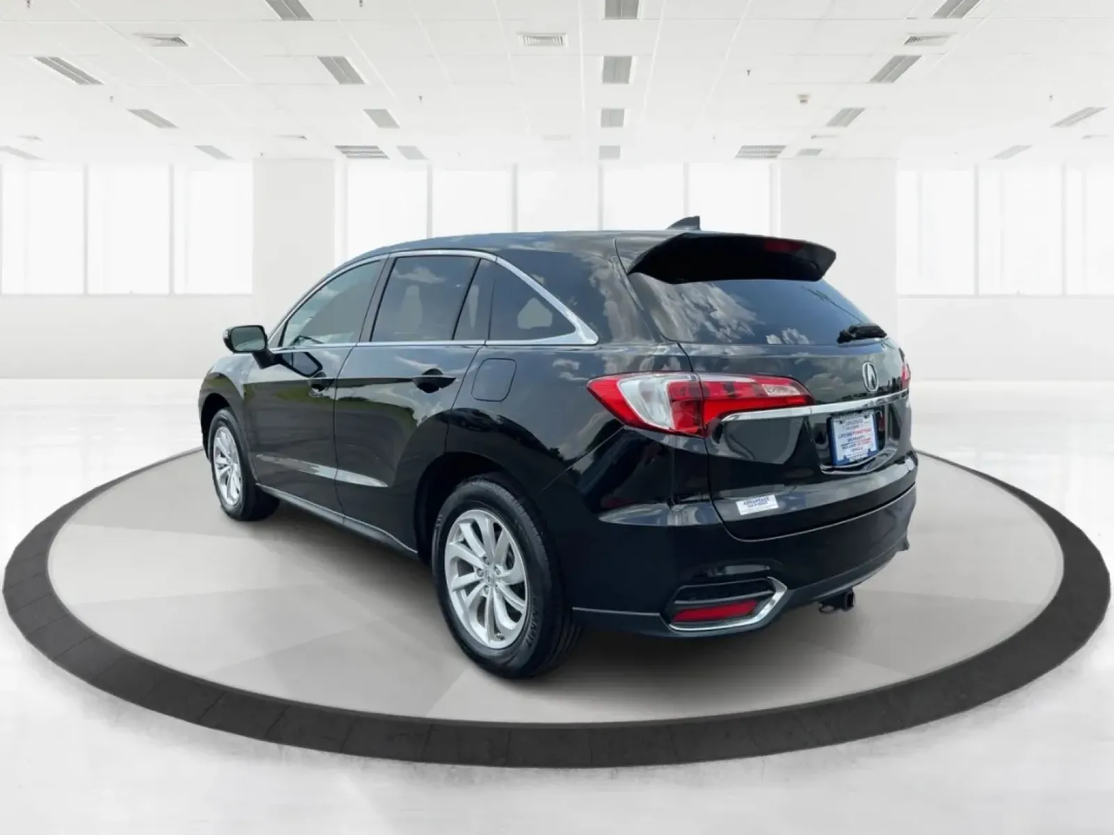 2018 Acura RDX AcuraWatch Plus Package (5J8TB4H34JL) with an 3.5L V-6 i-VTEC variable valve control engine, located at 1230 East Main St, Xenia, OH, 45385, (937) 908-9800, 39.688026, -83.910172 - **Elevate Your Commute and Family Adventures with the 2018 Acura RDX at Advantage Car and Credit!**<br /> <br /> Are you in search of a versatile vehicle that promises both comfort and style for your daily commutes or family escapades? Look no further than the stunning 2018 Acura RDX, available at A - Photo#4