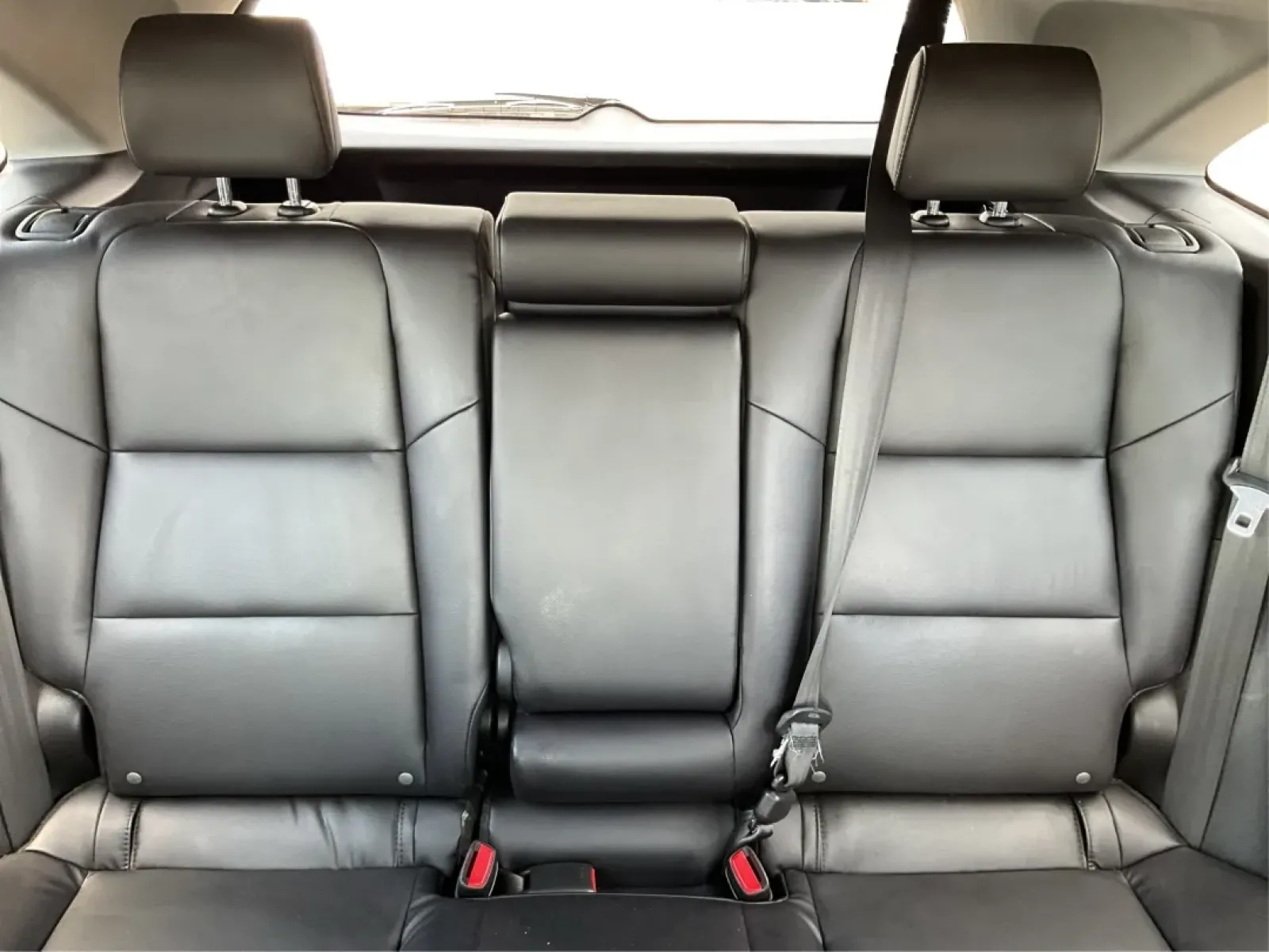 2018 Acura RDX AcuraWatch Plus Package (5J8TB4H34JL) with an 3.5L V-6 i-VTEC variable valve control engine, located at 1230 East Main St, Xenia, OH, 45385, (937) 908-9800, 39.688026, -83.910172 - **Elevate Your Commute and Family Adventures with the 2018 Acura RDX at Advantage Car and Credit!**<br /> <br /> Are you in search of a versatile vehicle that promises both comfort and style for your daily commutes or family escapades? Look no further than the stunning 2018 Acura RDX, available at A - Photo#14
