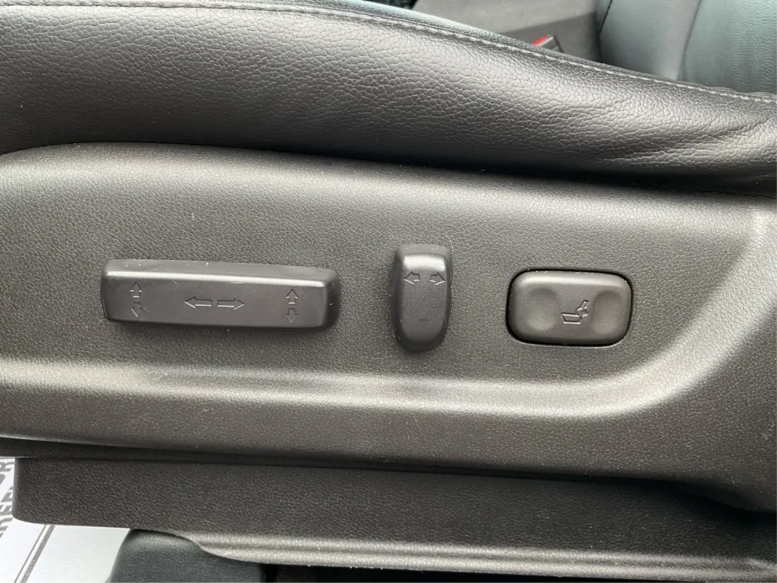 2018 Acura RDX AcuraWatch Plus Package (5J8TB4H34JL) with an 3.5L V-6 i-VTEC variable valve control engine, located at 1230 East Main St, Xenia, OH, 45385, (937) 908-9800, 39.688026, -83.910172 - **Elevate Your Commute and Family Adventures with the 2018 Acura RDX at Advantage Car and Credit!**<br /> <br /> Are you in search of a versatile vehicle that promises both comfort and style for your daily commutes or family escapades? Look no further than the stunning 2018 Acura RDX, available at A - Photo#17