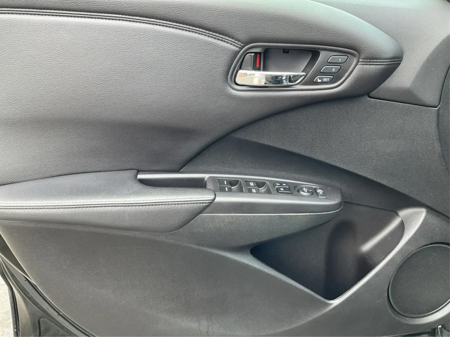2018 Acura RDX AcuraWatch Plus Package (5J8TB4H34JL) with an 3.5L V-6 i-VTEC variable valve control engine, located at 8750 N County Rd 25A, Piqua, OH, 45356, (937) 908-9800, 40.164391, -84.232513 - **Elevate Your Commute and Family Adventures with the 2018 Acura RDX at Advantage Car and Credit!**<br /> <br /> Are you in search of a versatile vehicle that promises both comfort and style for your daily commutes or family escapades? Look no further than the stunning 2018 Acura RDX, available at A - Photo#18