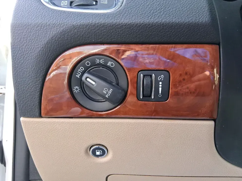 2015 Dodge Durango Limited (1C4RDJDG8FC) with an 3.6L V6 DOHC 24V engine, 8-Speed Automatic transmission, located at 1951 S Dayton Lakeview Rd., New Carlisle, OH, 45344, (937) 908-9800, 39.890999, -84.050255 - Pack up the kids, load the cooler, and point the nose toward a weekend getaway-this 2015 Dodge Durango Limited is the kind of SUV that makes everyday life in West Central Ohio easier, from school drop-offs to road trips and everything in between. With confident 4WD/AWD capability, three-row flexibil - Photo#17