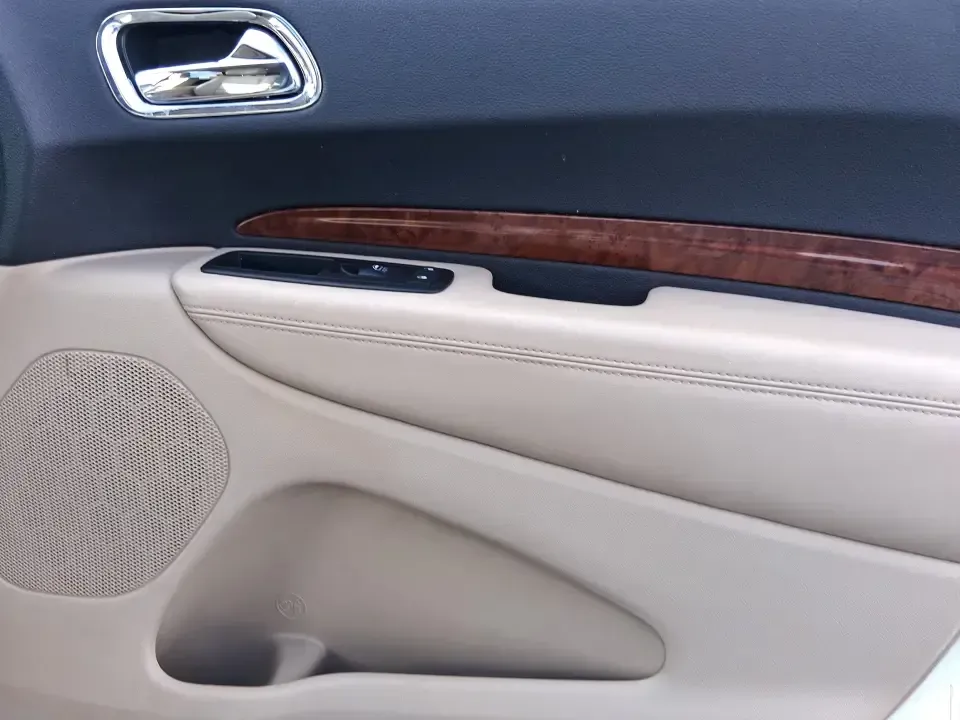 2015 Dodge Durango Limited (1C4RDJDG8FC) with an 3.6L V6 DOHC 24V engine, 8-Speed Automatic transmission, located at 1951 S Dayton Lakeview Rd., New Carlisle, OH, 45344, (937) 908-9800, 39.890999, -84.050255 - Pack up the kids, load the cooler, and point the nose toward a weekend getaway-this 2015 Dodge Durango Limited is the kind of SUV that makes everyday life in West Central Ohio easier, from school drop-offs to road trips and everything in between. With confident 4WD/AWD capability, three-row flexibil - Photo#20