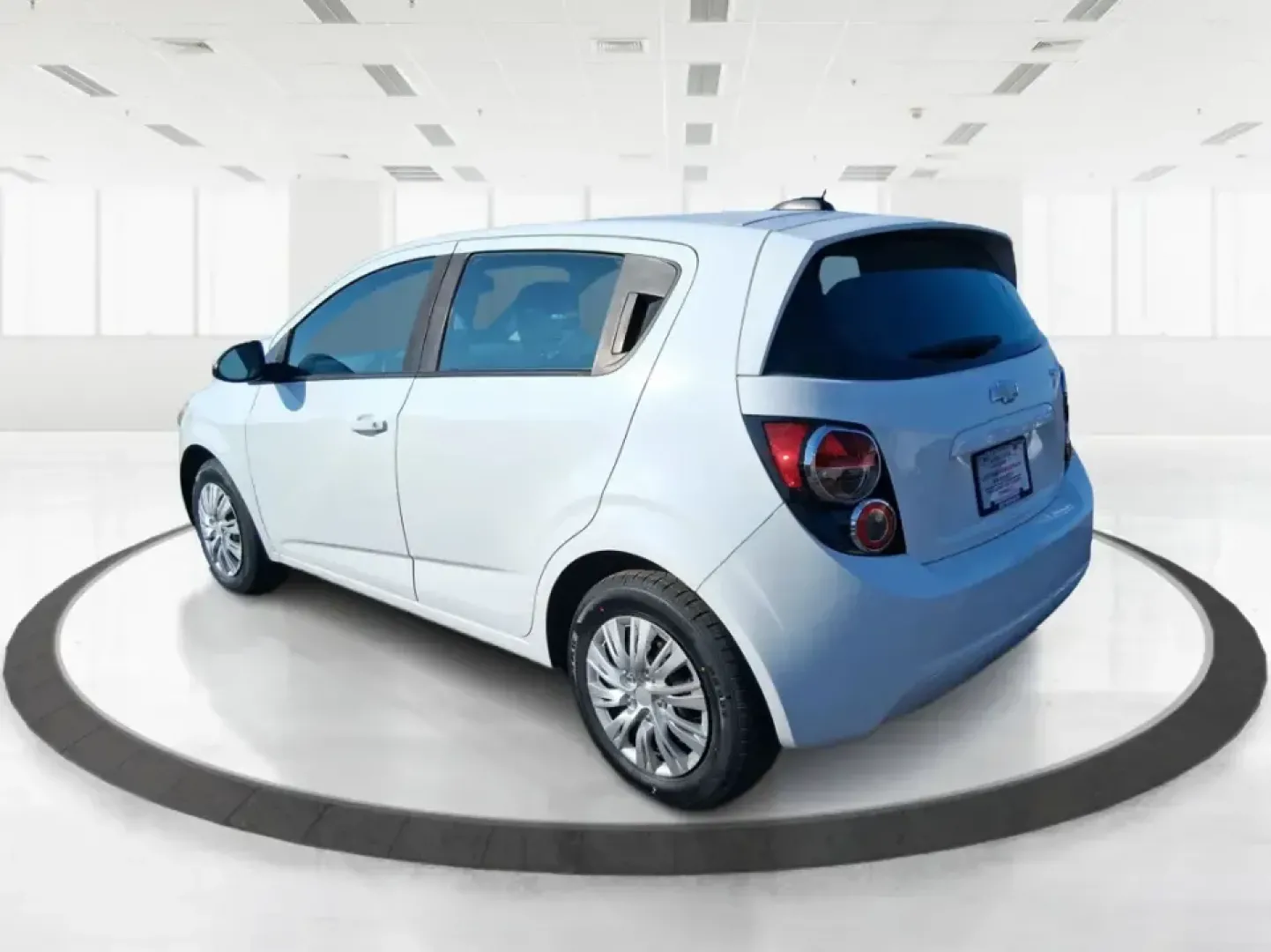 2016 Chevrolet Sonic LS Auto (1G1JA6SH4G4) with an 1.8L L4 DOHC 24V engine, 6A transmission, located at 1230 East Main St, Xenia, OH, 45385, (937) 908-9800, 39.688026, -83.910172 - Need a smart, easy-to-park commuter that can also handle grocery runs, campus life, and weekend getaways without draining your budget? This 2016 Chevrolet Sonic LS Auto Hatchback is built for real-life Fairborn living-zipping down I675 for work, cruising over to Wright-Patterson Air Force Base, or h - Photo#3