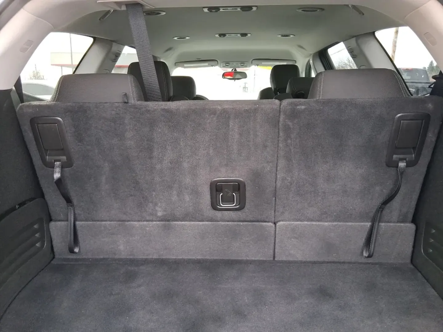 2017 Chevrolet Traverse 1LT (1GNKRGKD2HJ) with an 3.6L V-6 gasoline direct injection engine, 6A transmission, located at 1230 East Main St, Xenia, OH, 45385, (937) 908-9800, 39.688026, -83.910172 - Need one vehicle that can handle school drop-offs, long commutes to Dayton, and weekend road trips to Caesar Creek State Park without feeling cramped? This **2017 Chevrolet Traverse 1LT** is built for real-life Ohio schedules-roomy for growing families, comfortable for daily driving, and versatile e - Photo#11