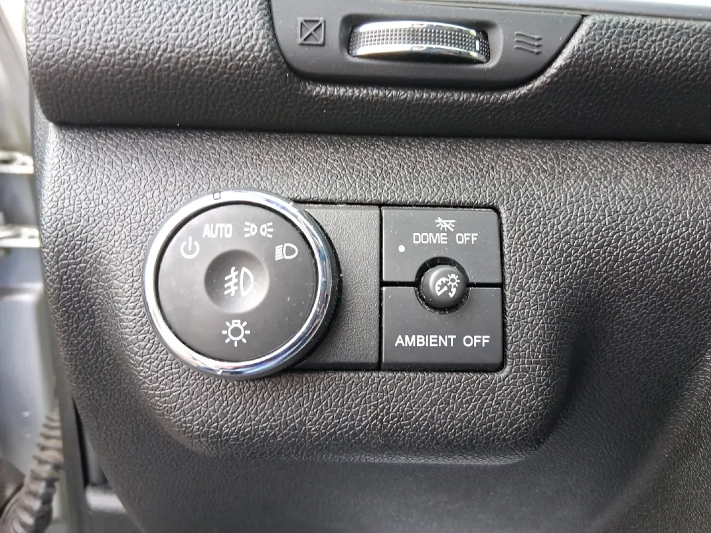 2017 Chevrolet Traverse 1LT (1GNKRGKD2HJ) with an 3.6L V-6 gasoline direct injection engine, 6A transmission, located at 1230 East Main St, Xenia, OH, 45385, (937) 908-9800, 39.688026, -83.910172 - Need one vehicle that can handle school drop-offs, long commutes to Dayton, and weekend road trips to Caesar Creek State Park without feeling cramped? This **2017 Chevrolet Traverse 1LT** is built for real-life Ohio schedules-roomy for growing families, comfortable for daily driving, and versatile e - Photo#16