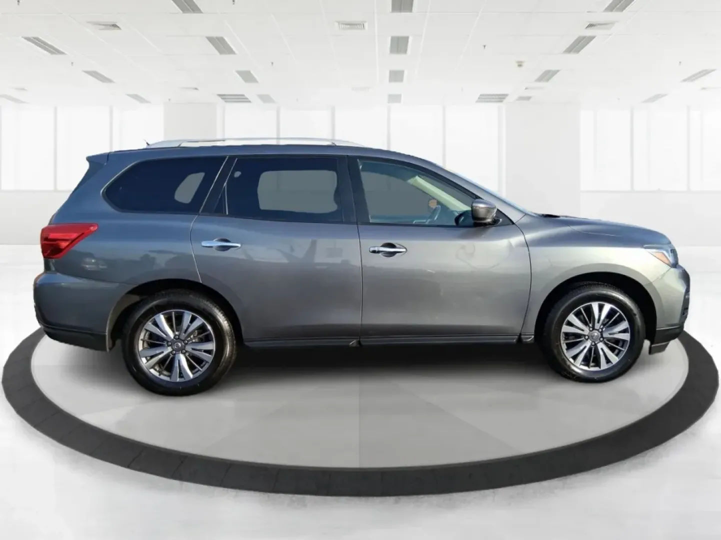 2018 Nissan Pathfinder SV (5N1DR2MM7JC) with an 3.5L V-6 gasoline direct injection engine, CVT transmission, located at 1099 N County Rd 25A , Troy, OH, 45373, (937) 908-9800, 40.057079, -84.212883 - Pack up the kids, the cooler, and the weekend plans-this 2018 Nissan Pathfinder SV is built for real life in Troy, Ohio, whether you're shuttling to practice, commuting down I75, or heading out for a road trip to the Dayton area. With three-row versatility, confident capability, and family-friendly - Photo#1