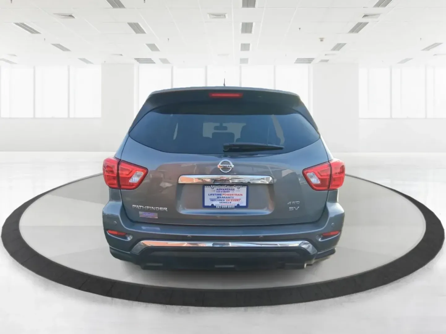 2018 Nissan Pathfinder SV (5N1DR2MM7JC) with an 3.5L V-6 gasoline direct injection engine, CVT transmission, located at 1099 N County Rd 25A , Troy, OH, 45373, (937) 908-9800, 40.057079, -84.212883 - Pack up the kids, the cooler, and the weekend plans-this 2018 Nissan Pathfinder SV is built for real life in Troy, Ohio, whether you're shuttling to practice, commuting down I75, or heading out for a road trip to the Dayton area. With three-row versatility, confident capability, and family-friendly - Photo#3