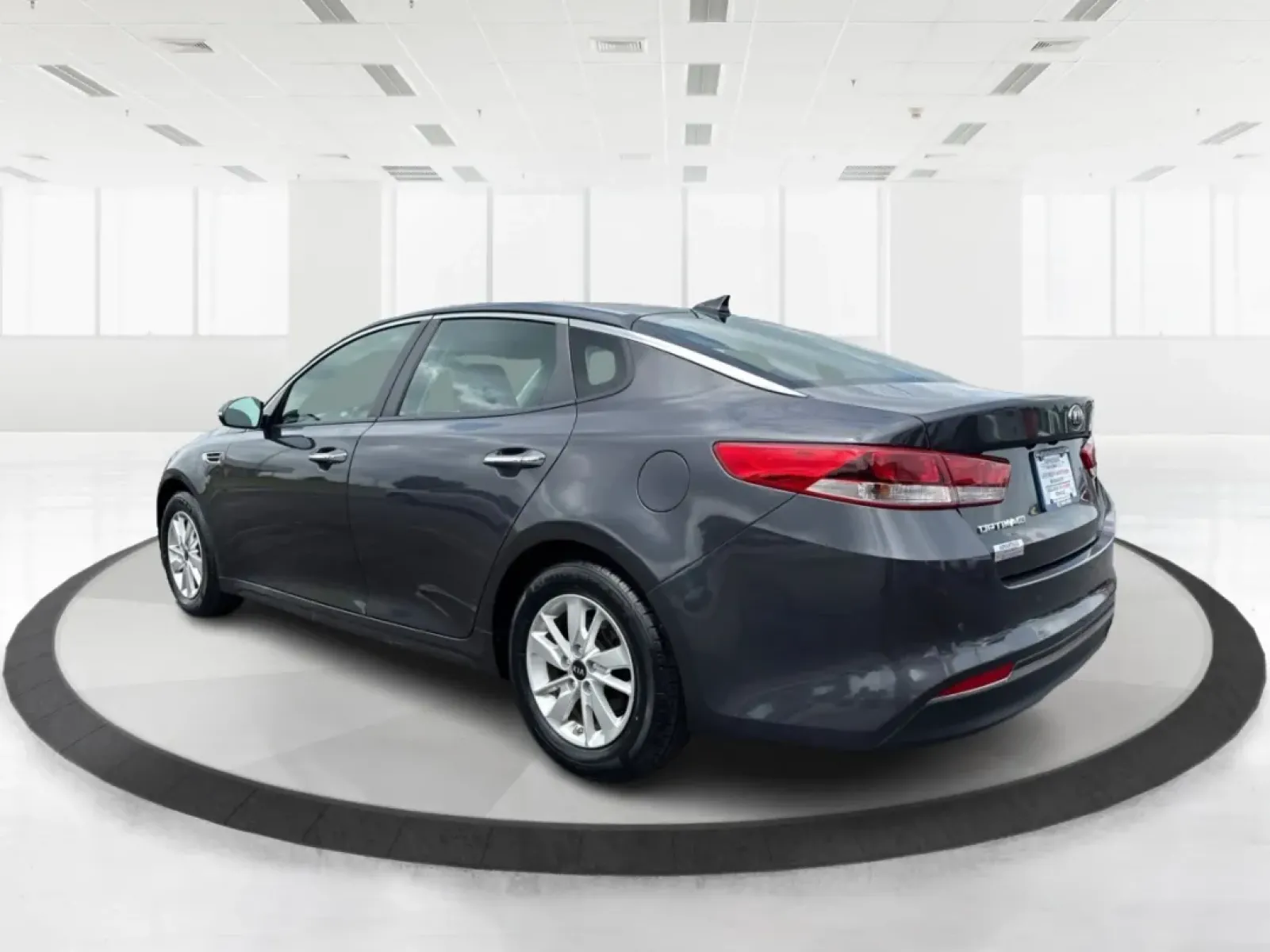 2018 Kia Optima LX (KNAGT4L33J5) with an Theta II 2.4L I-4 gasoline direct injection engine, located at 401 Woodman Dr, Riverside, OH, 45431, (937) 908-9800, 39.760899, -84.123421 - **Experience the Perfect Blend of Style and Comfort with the 2018 Kia Optima LX at Advantage Car and Credit!**<br /> <br /> Are you searching for a reliable sedan that fits seamlessly into your busy lifestyle? Look no further! The 2018 Kia Optima LX is not just a means of transportation; it's your p - Photo#4