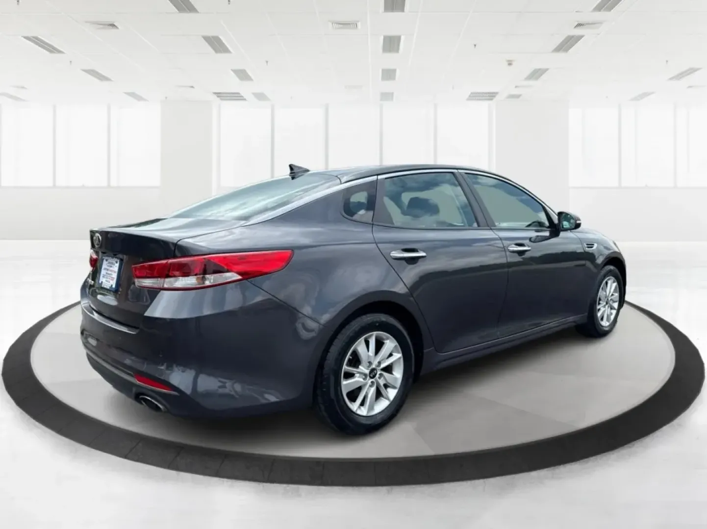 2018 Kia Optima LX (KNAGT4L33J5) with an Theta II 2.4L I-4 gasoline direct injection engine, located at 1099 N County Rd 25A , Troy, OH, 45373, (937) 908-9800, 40.057079, -84.212883 - **Experience the Perfect Blend of Style and Comfort with the 2018 Kia Optima LX at Advantage Car and Credit!**<br /> <br /> Are you searching for a reliable sedan that fits seamlessly into your busy lifestyle? Look no further! The 2018 Kia Optima LX is not just a means of transportation; it's your p - Photo#2