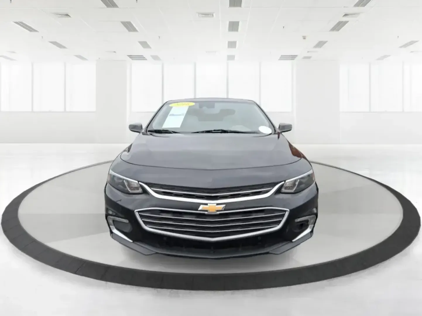 2016 Chevrolet Malibu 1LT (1G1ZE5ST4GF) with an ECOTEC 1.5L I-4 gasoline direct injection engine, 6A transmission, located at 1184 Kauffman Ave, Fairborn, OH, 45324, (937) 908-9800, 39.807072, -84.030914 - Need a dependable sedan for the daily commute to Wright-Patterson AFB, quick school drop-offs, or comfortable weekend drives to Yellow Springs? This 2016 Chevrolet Malibu 1LT is built for real life in Fairborn-efficient, easy to park, and packed with the comfort and safety features that make every m - Photo#7