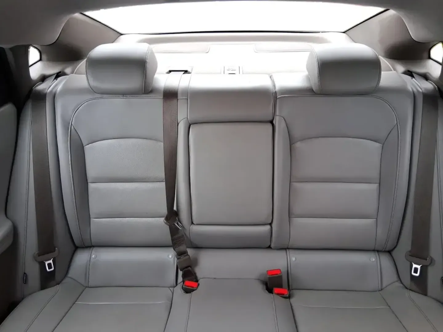 2016 Chevrolet Malibu 1LT (1G1ZE5ST4GF) with an ECOTEC 1.5L I-4 gasoline direct injection engine, 6A transmission, located at 1184 Kauffman Ave, Fairborn, OH, 45324, (937) 908-9800, 39.807072, -84.030914 - Need a dependable sedan for the daily commute to Wright-Patterson AFB, quick school drop-offs, or comfortable weekend drives to Yellow Springs? This 2016 Chevrolet Malibu 1LT is built for real life in Fairborn-efficient, easy to park, and packed with the comfort and safety features that make every m - Photo#14